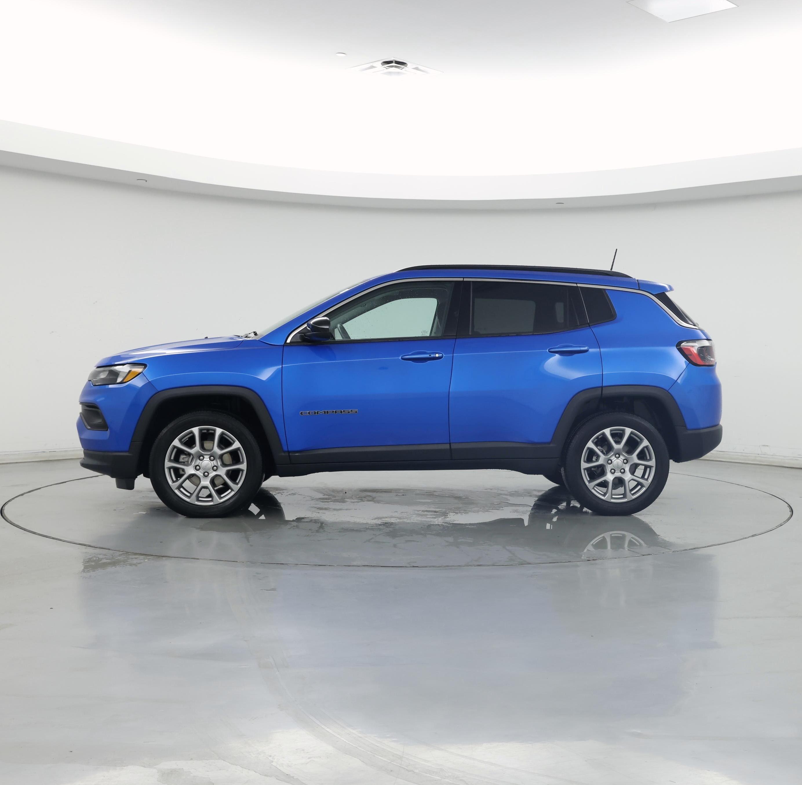 Thumbnail: 2022 Jeep Compass - 3