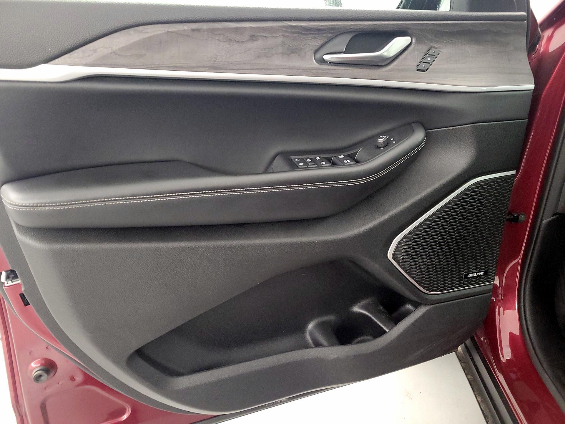 Thumbnail: 2022 Jeep Grand Cherokee L - 12