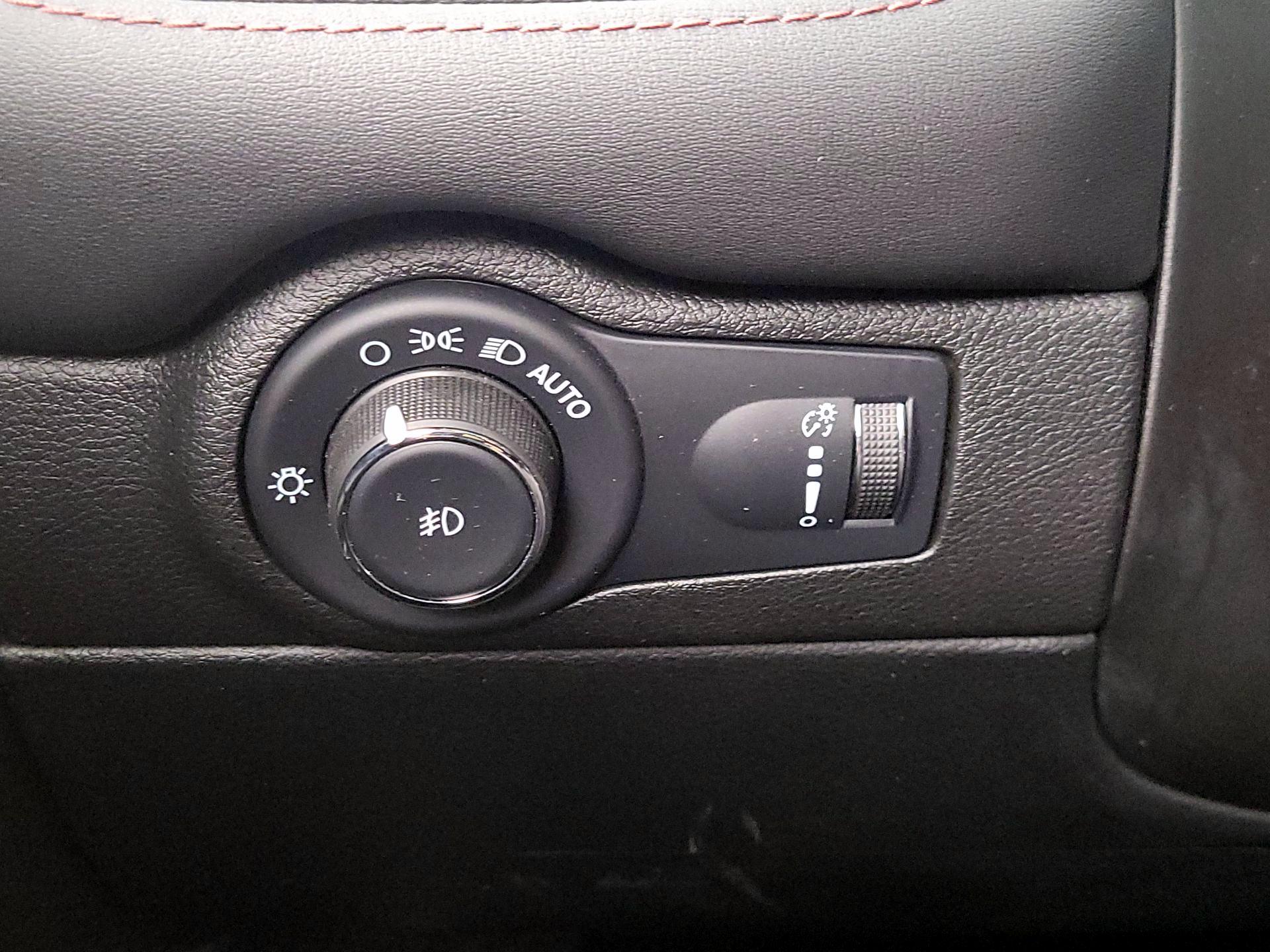 Thumbnail: 2022 Dodge Durango - 13