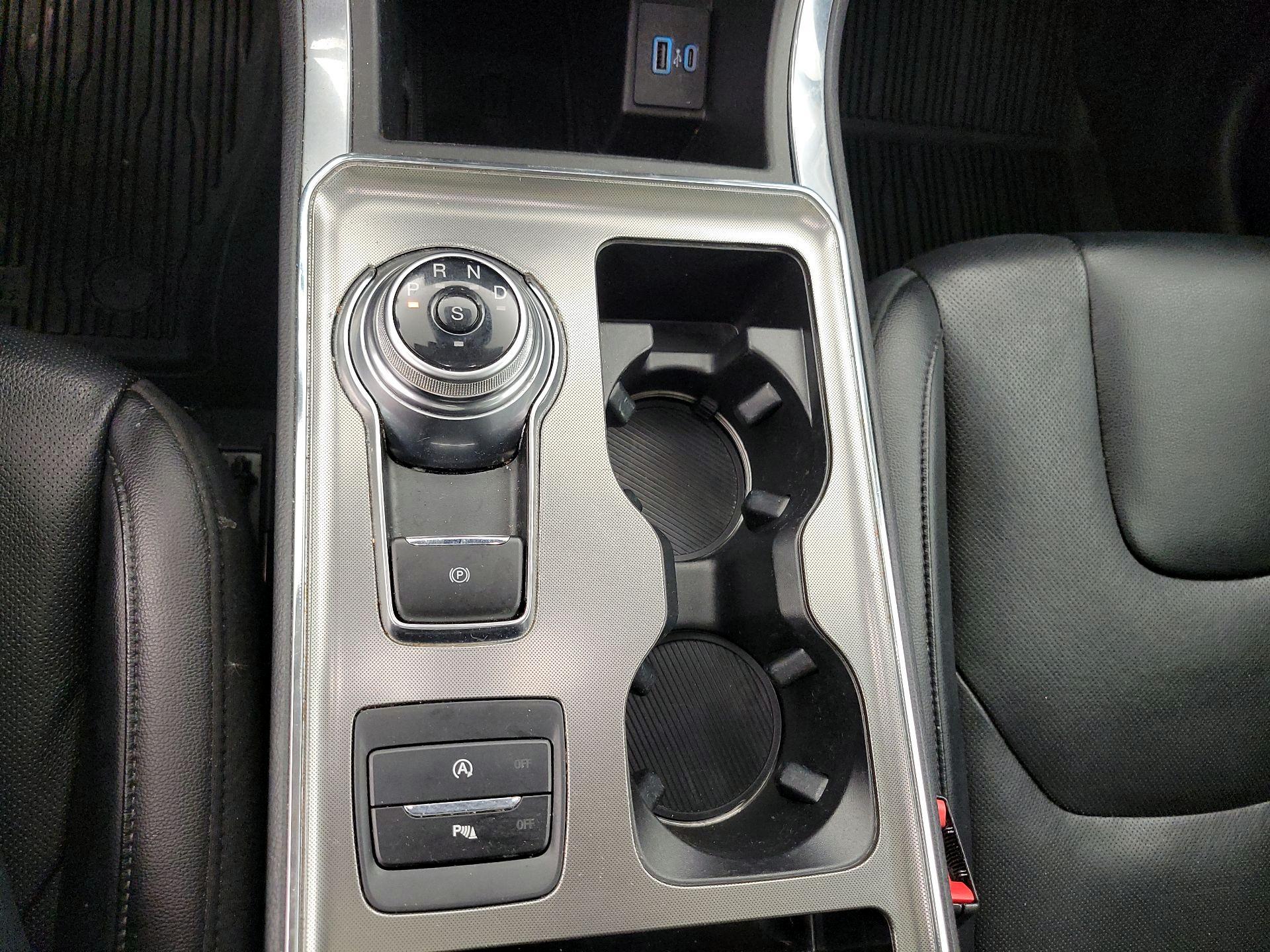 Thumbnail: 2022 Ford Edge - 17