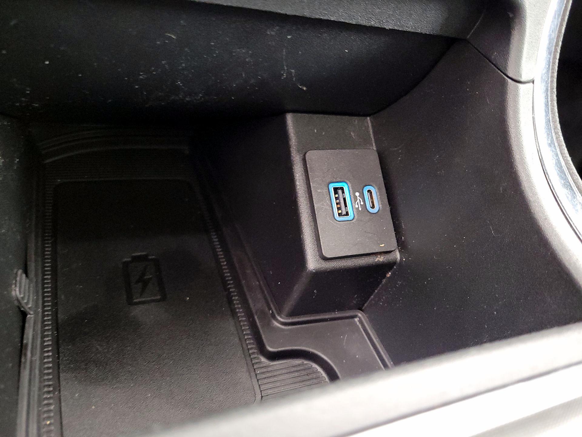 Thumbnail: 2022 Ford Edge - 18