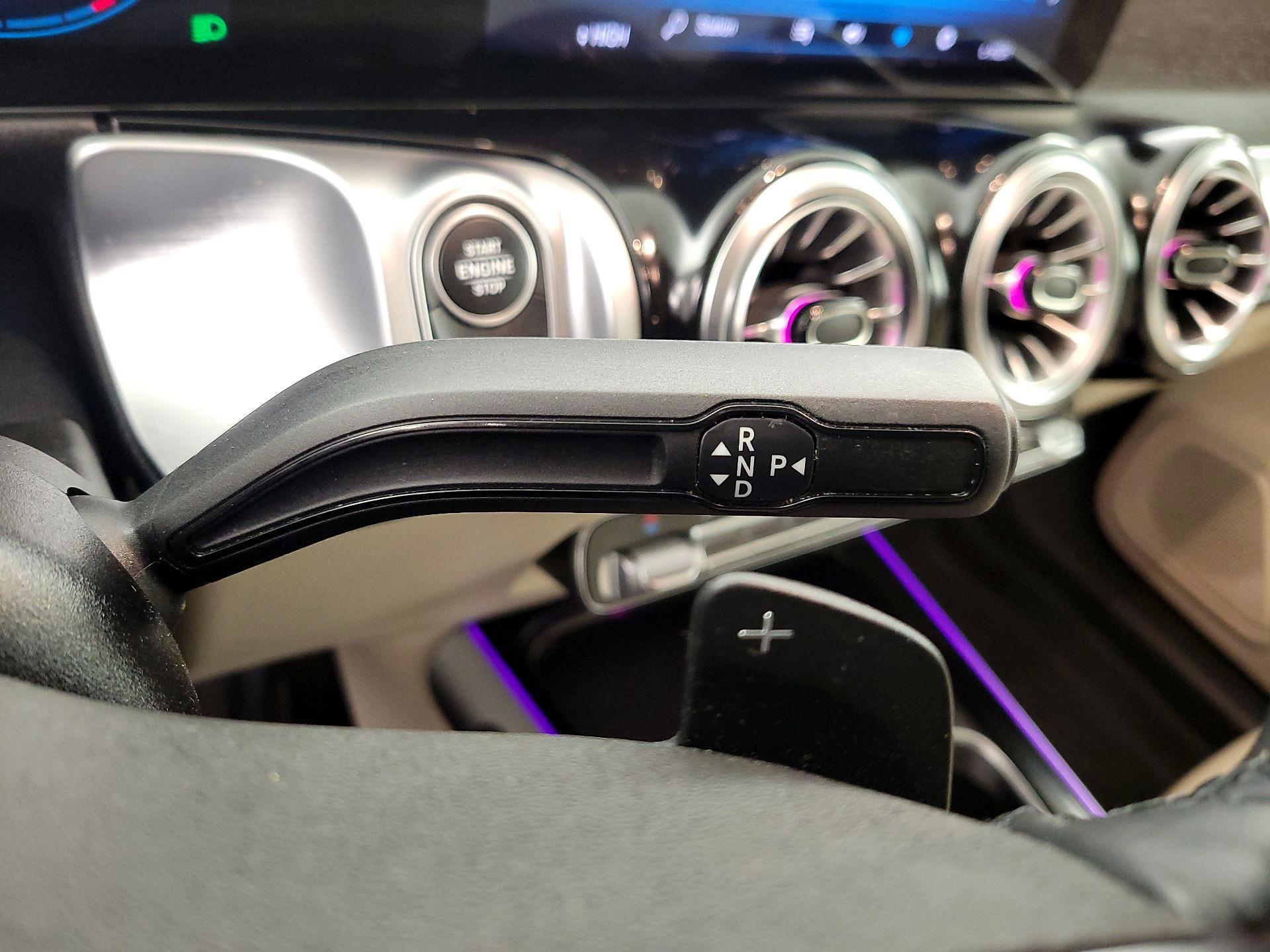 Thumbnail: 2022 Mercedes-Benz GLB - 18