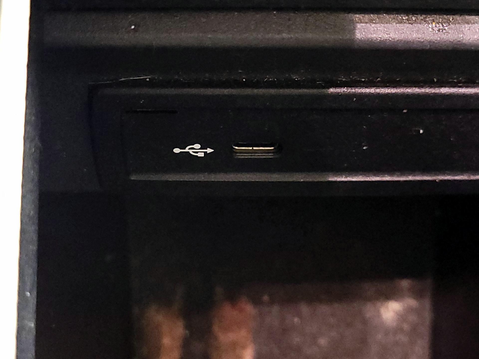 Thumbnail: 2022 Mercedes-Benz GLB - 19