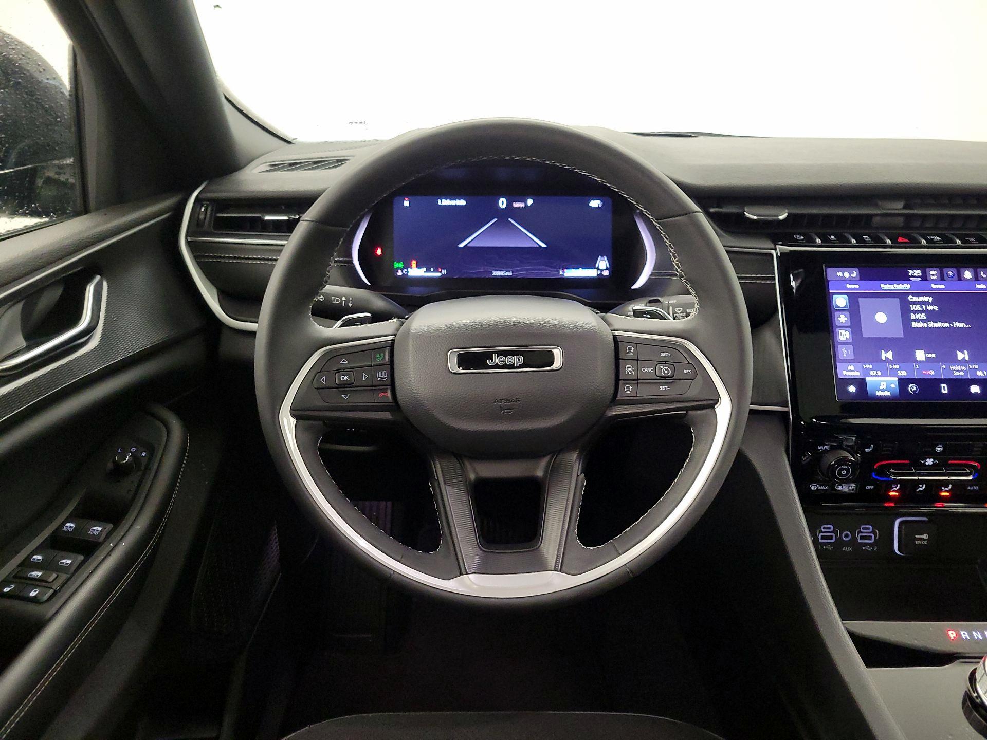 Thumbnail: 2023 Jeep Grand Cherokee - 10