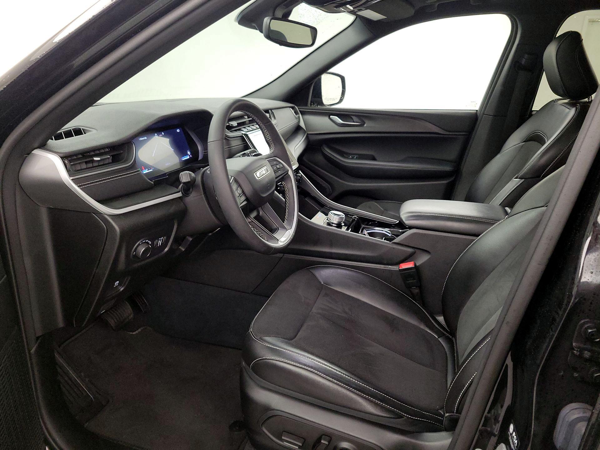 Thumbnail: 2023 Jeep Grand Cherokee - 11