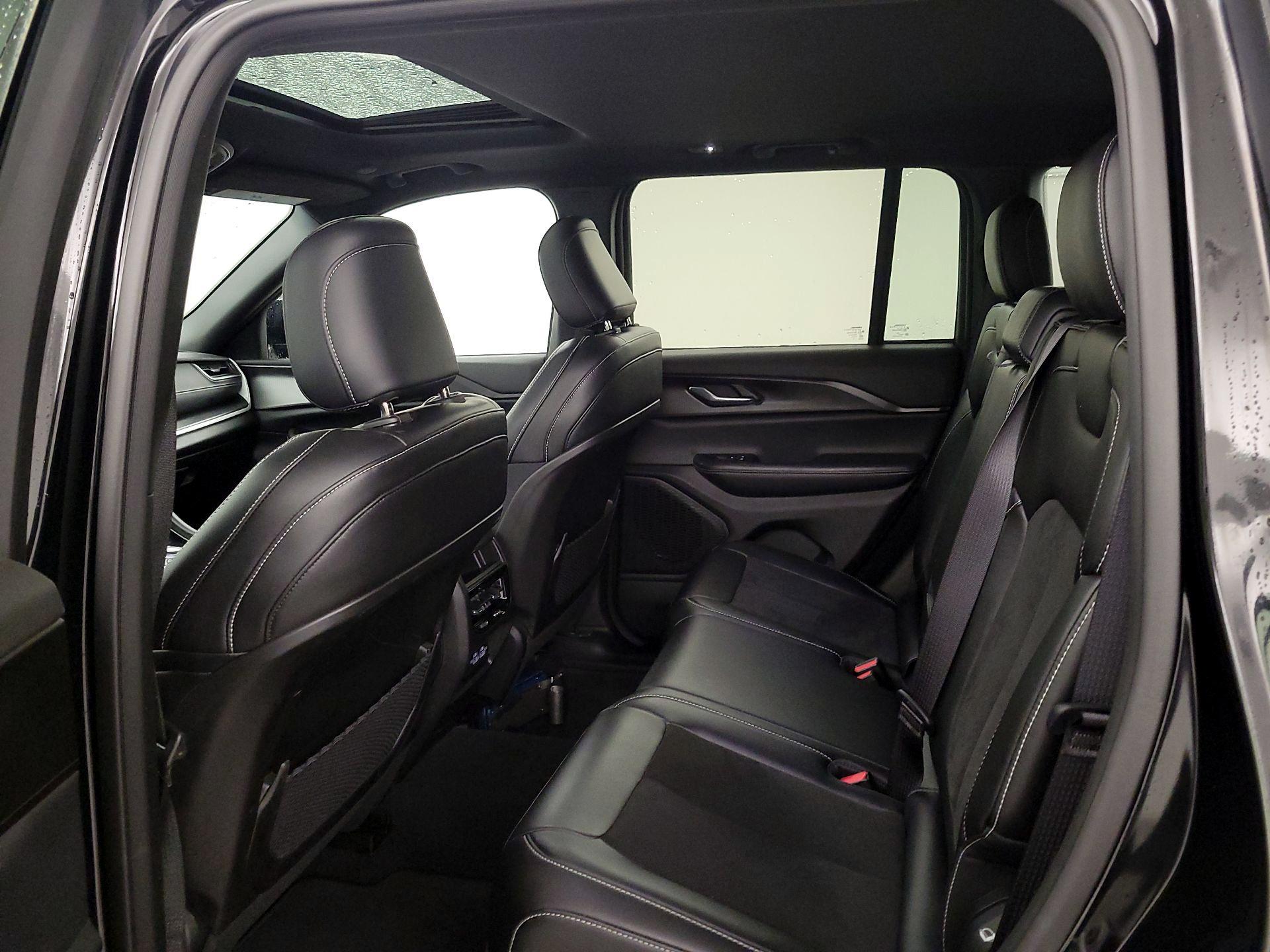 Thumbnail: 2023 Jeep Grand Cherokee - 20