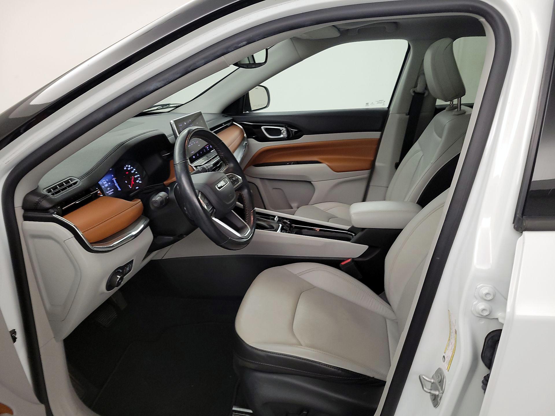 Thumbnail: 2022 Jeep Compass - 11