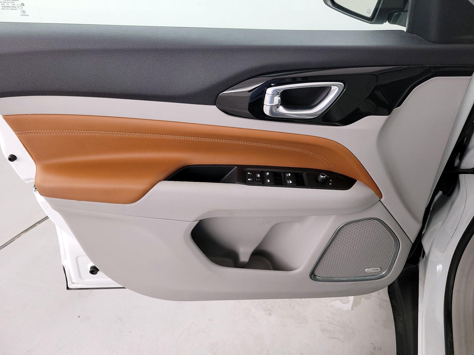 Thumbnail: 2022 Jeep Compass - 12