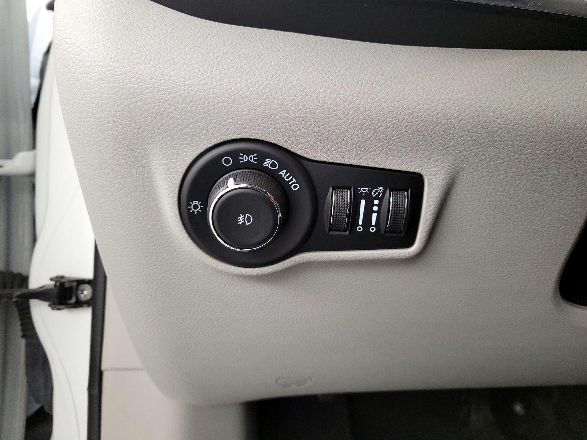 Thumbnail: 2022 Jeep Compass - 13