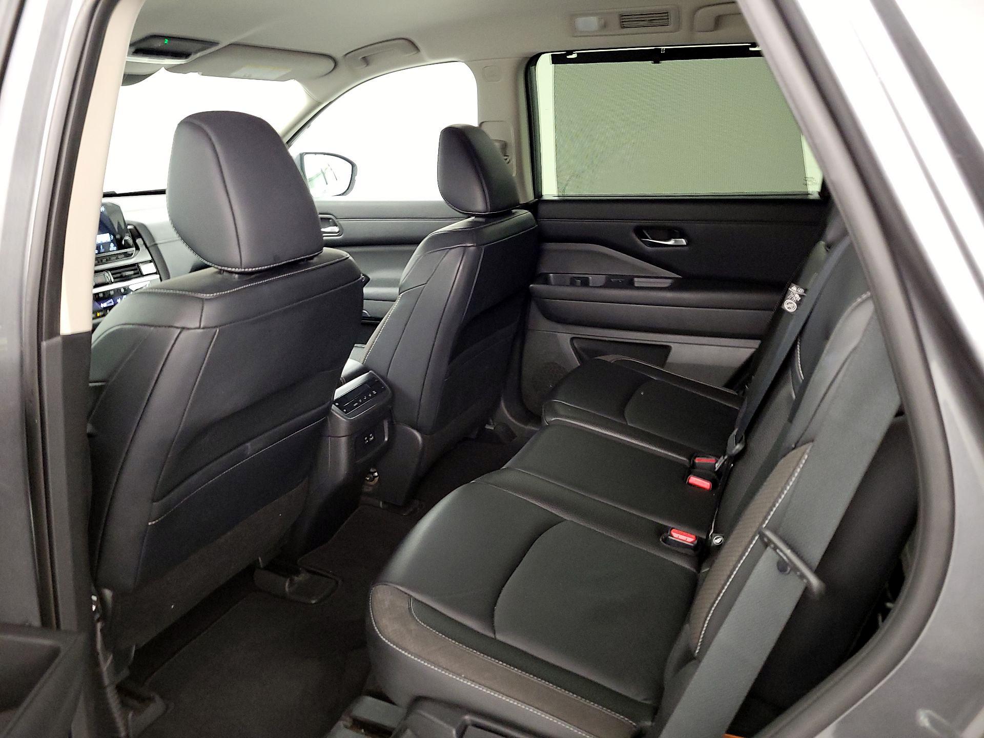 Thumbnail: 2022 Nissan Pathfinder - 19