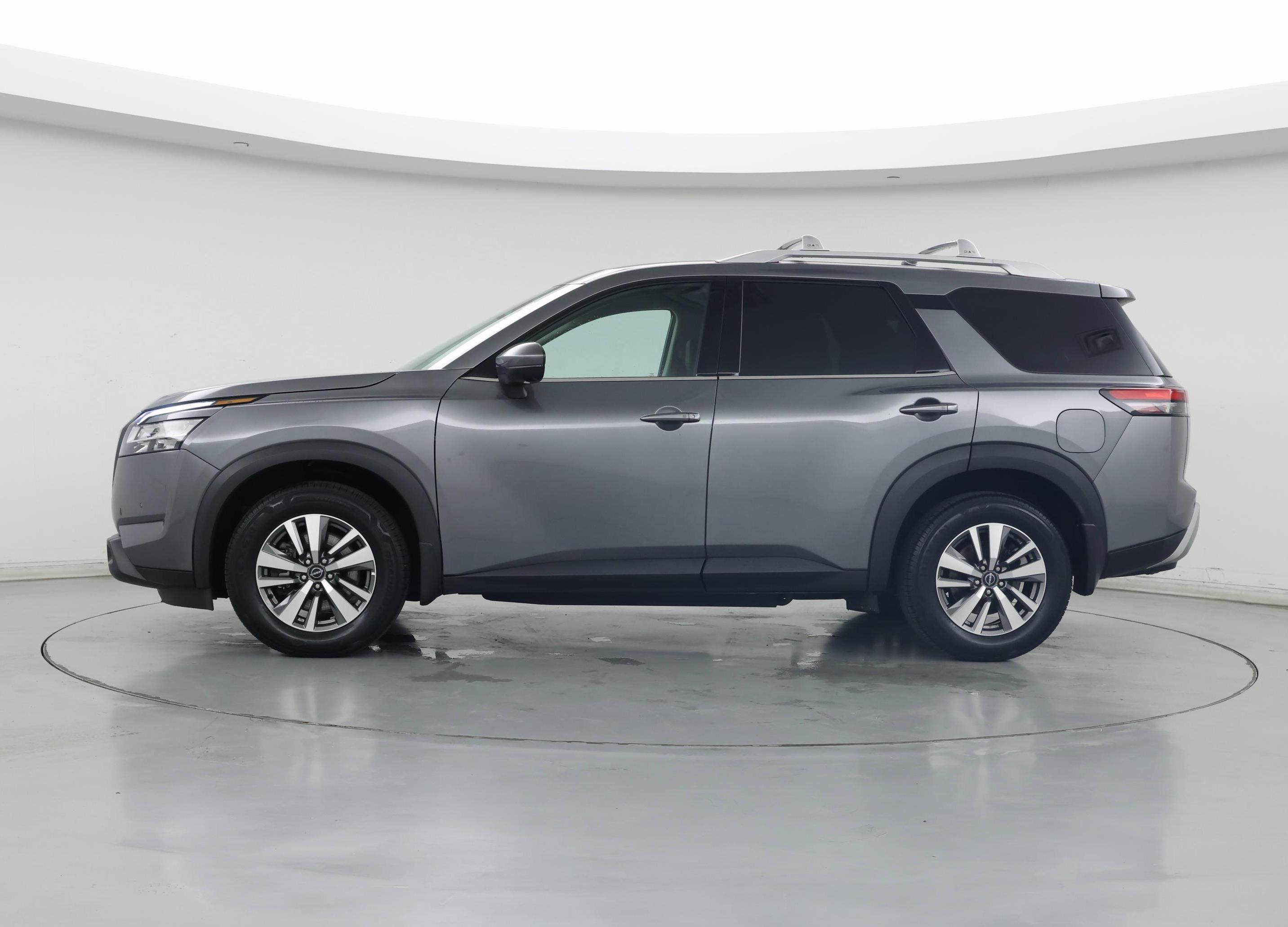 Thumbnail: 2022 Nissan Pathfinder - 3