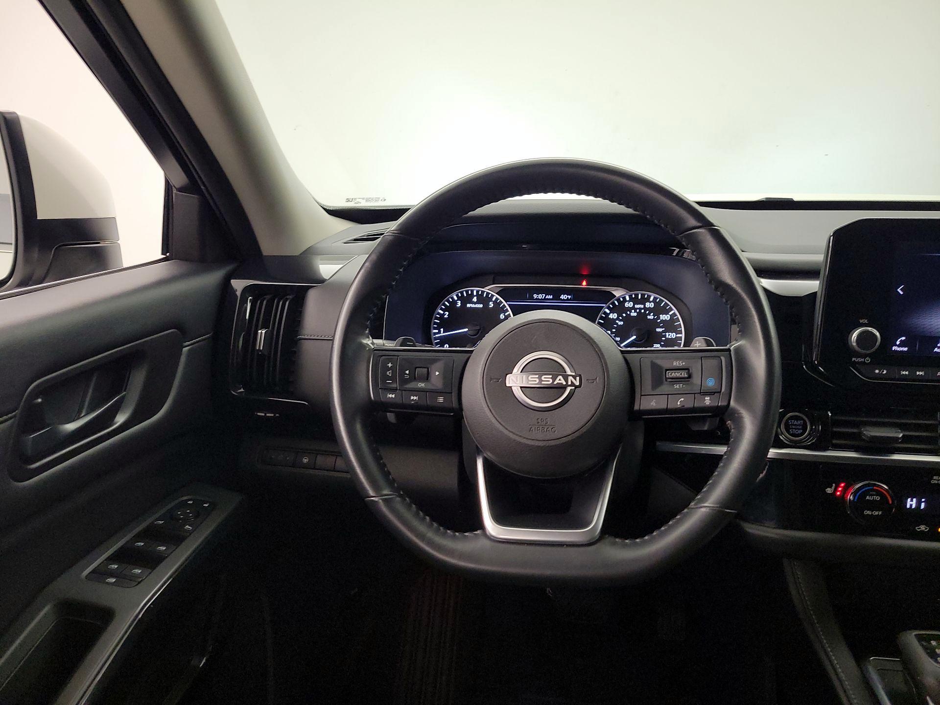 Thumbnail: 2023 Nissan Pathfinder - 10