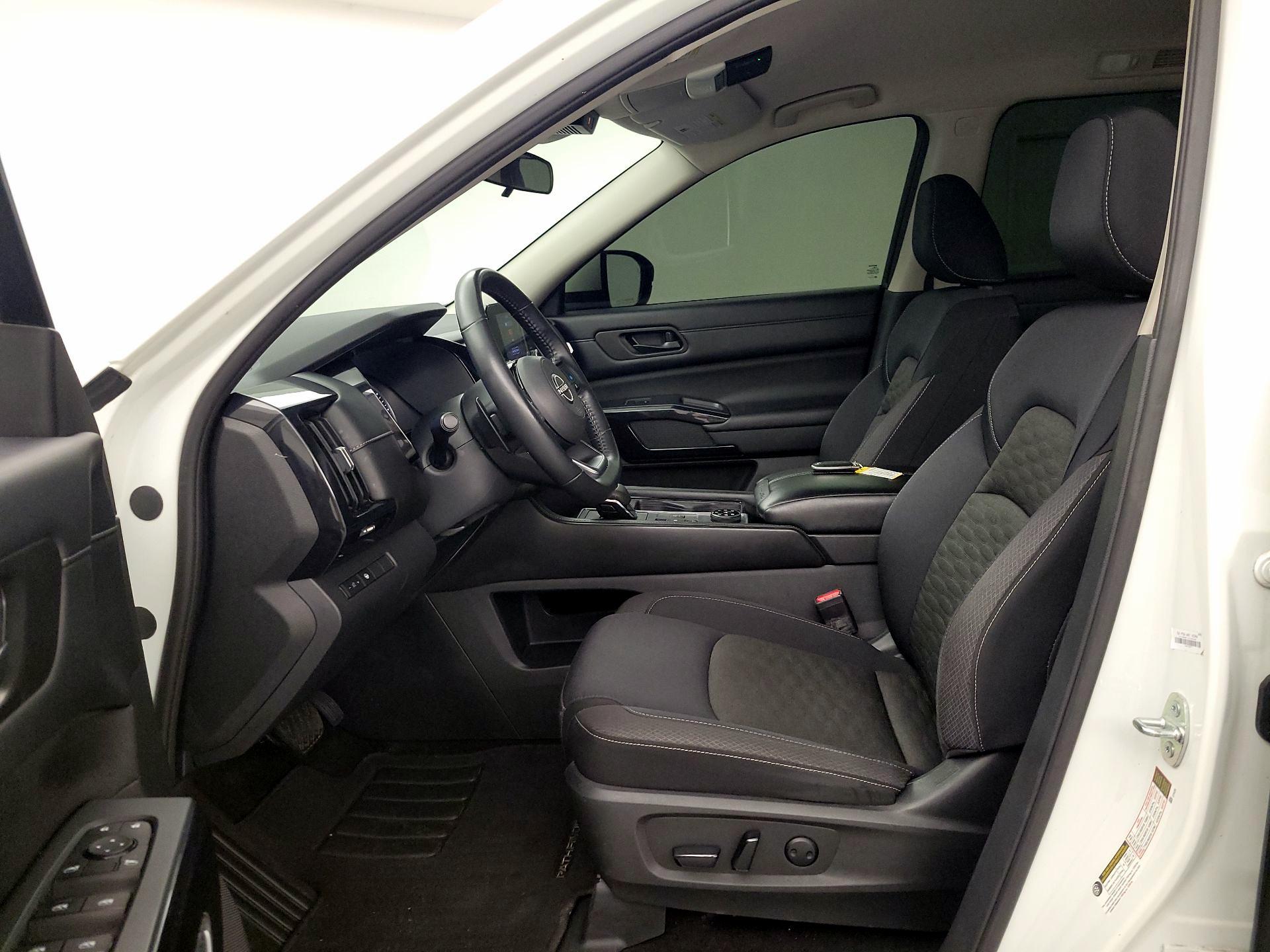 Thumbnail: 2023 Nissan Pathfinder - 11