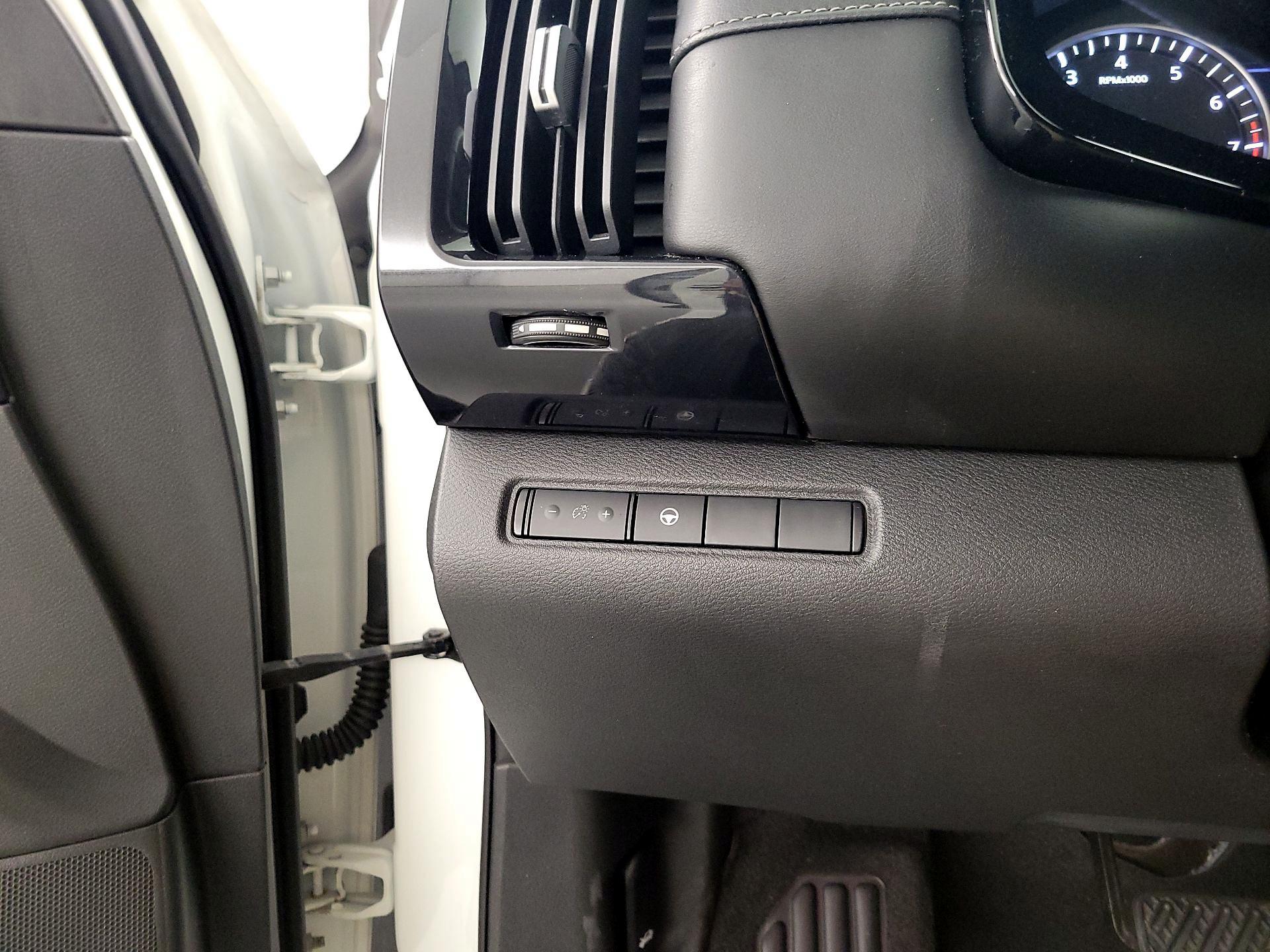 Thumbnail: 2023 Nissan Pathfinder - 13