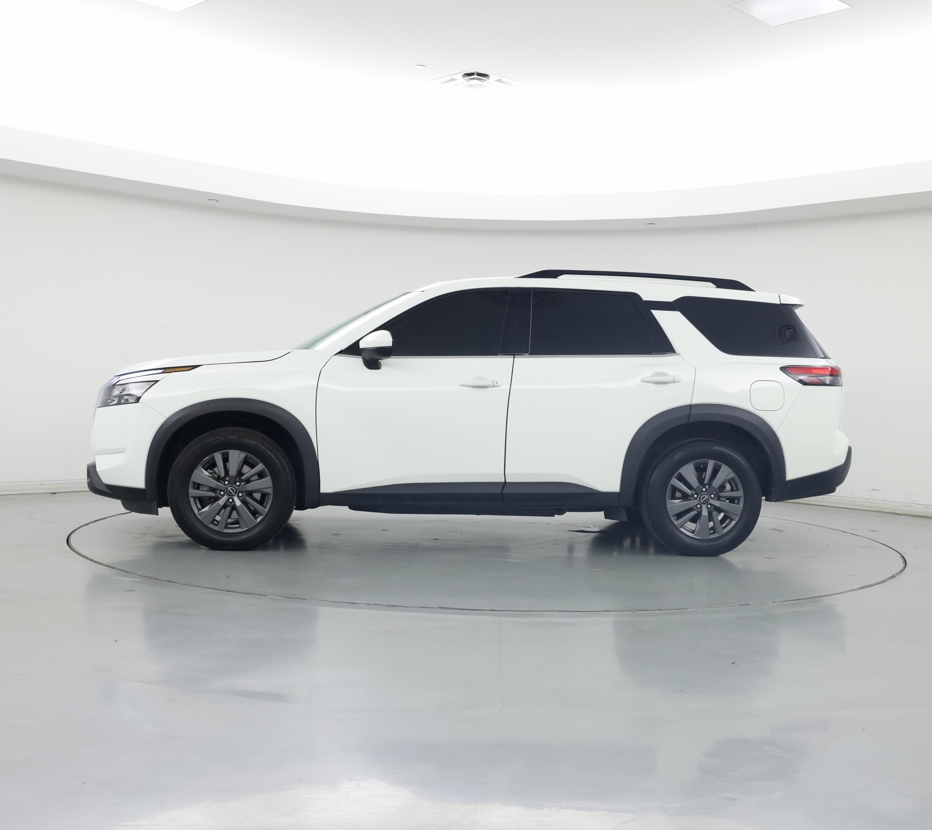 Thumbnail: 2023 Nissan Pathfinder - 3