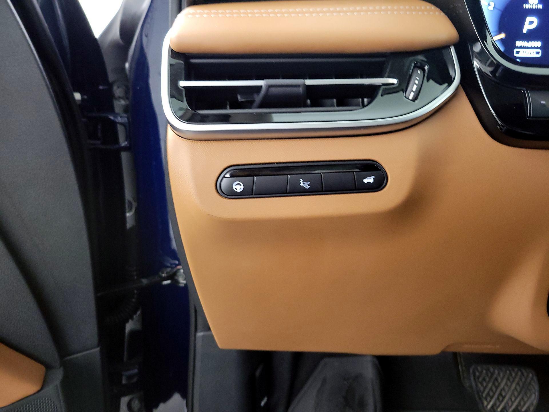 Thumbnail: 2023 INFINITI QX60 - 13