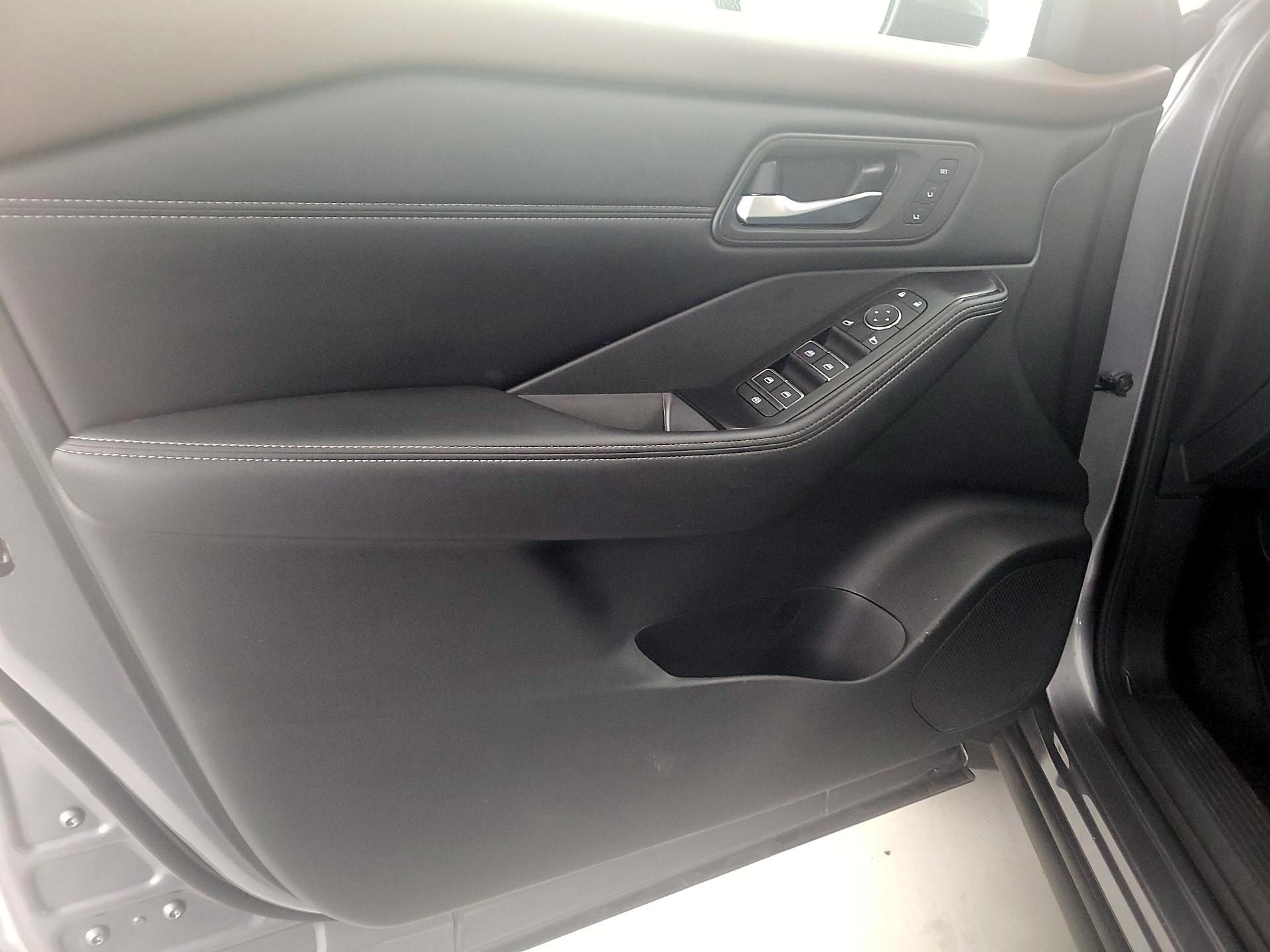 Thumbnail: 2023 Nissan Rogue - 12