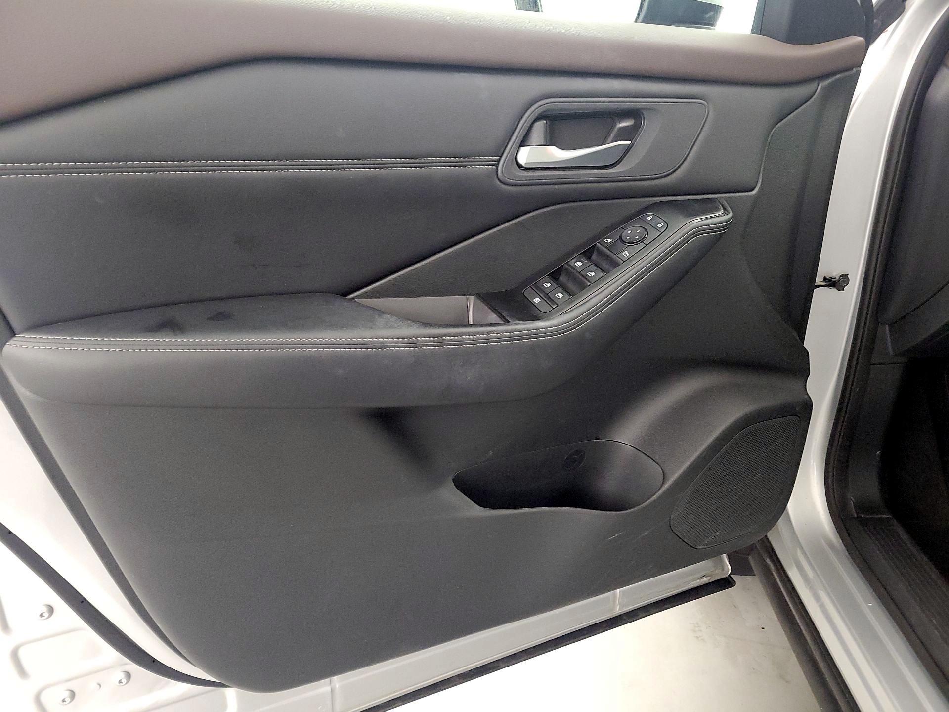 Thumbnail: 2023 Nissan Rogue - 12