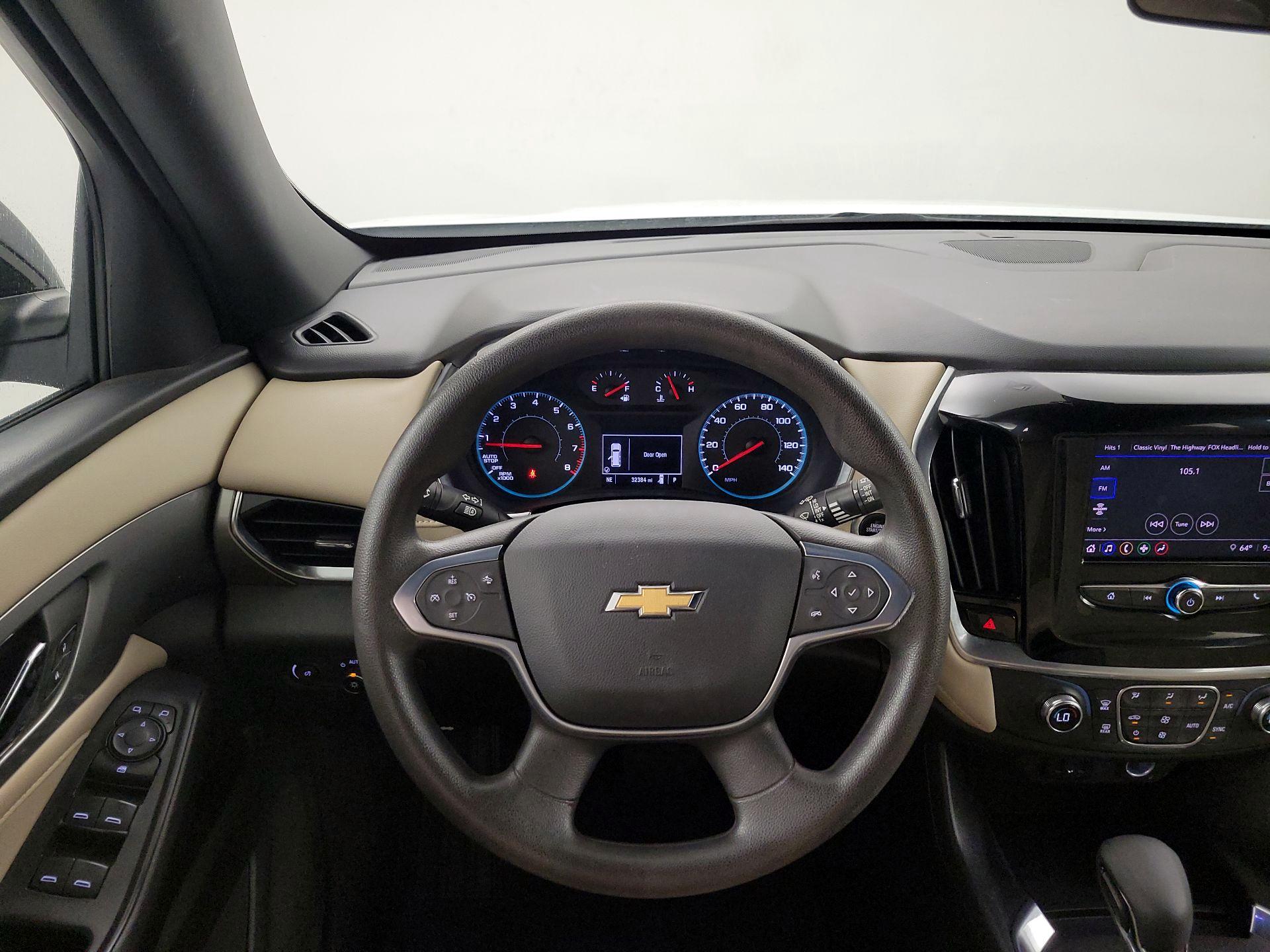 Thumbnail: 2022 Chevrolet Traverse - 10