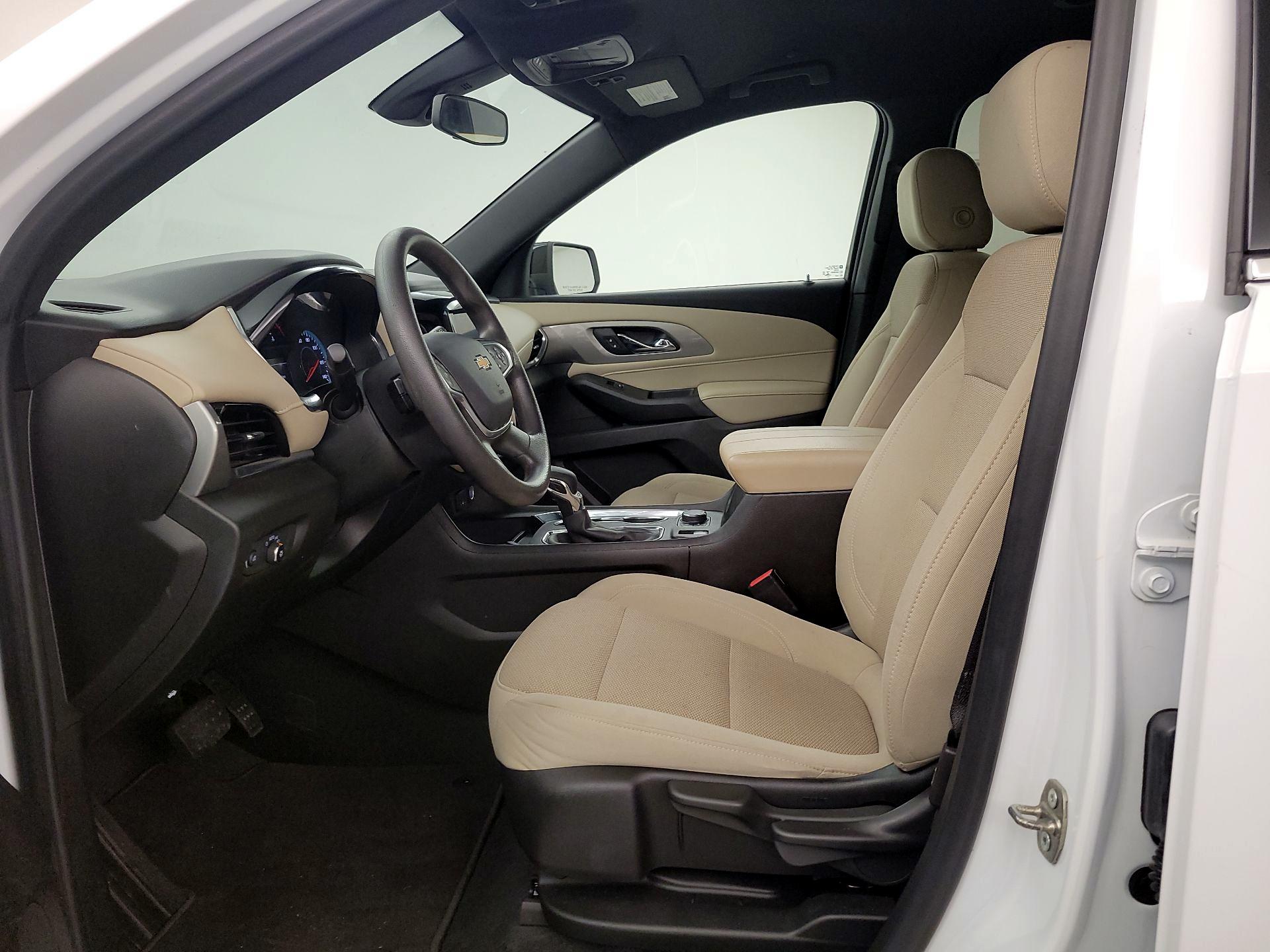 Thumbnail: 2022 Chevrolet Traverse - 11