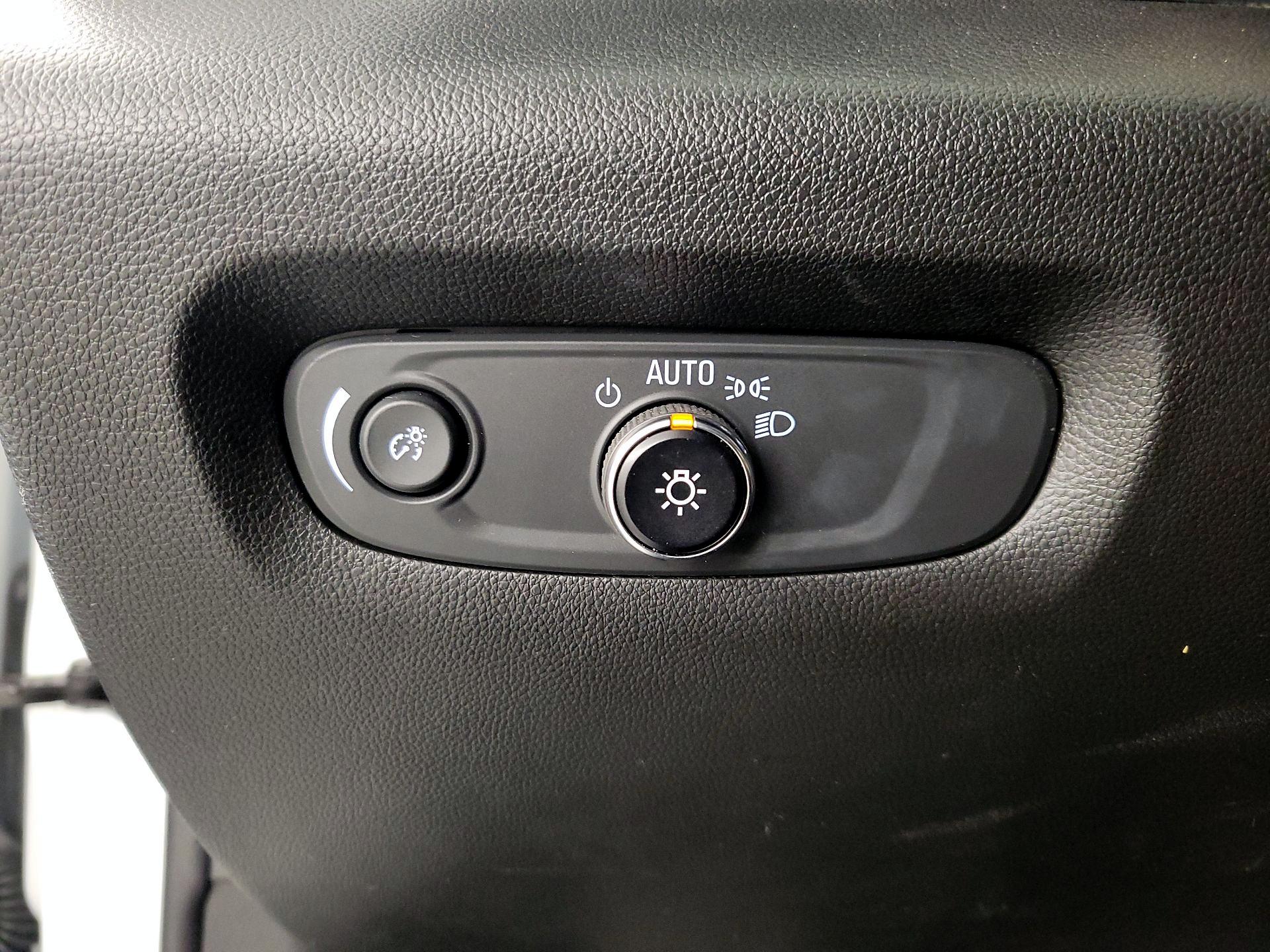 Thumbnail: 2022 Chevrolet Traverse - 13