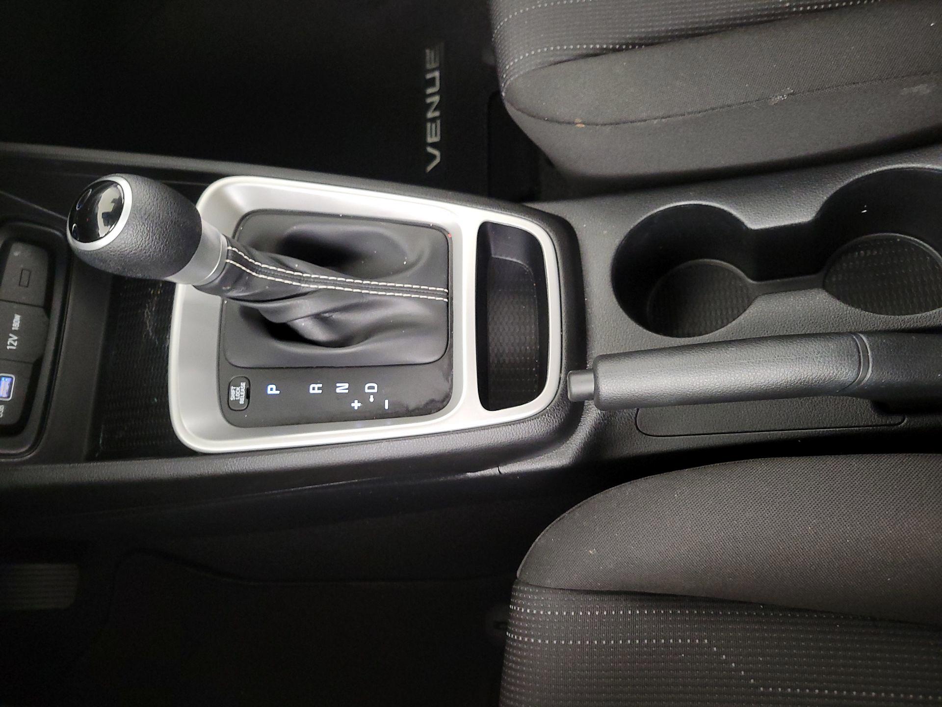 Thumbnail: 2022 Hyundai Venue - 17