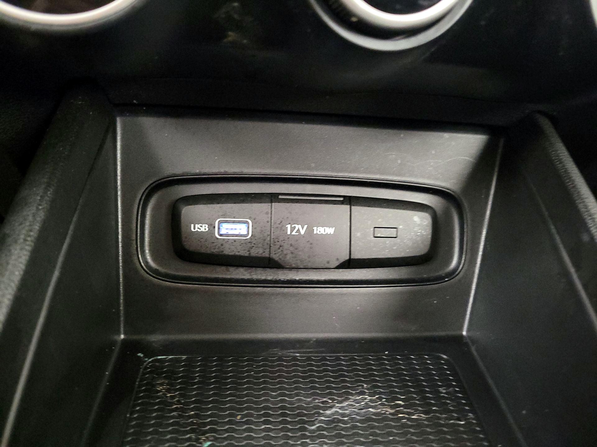 Thumbnail: 2022 Hyundai Venue - 18