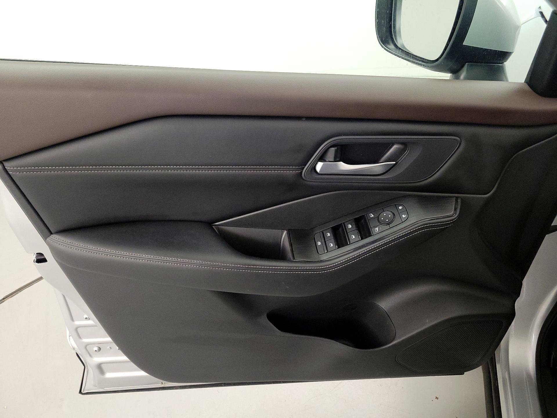 Thumbnail: 2023 Nissan Rogue - 12