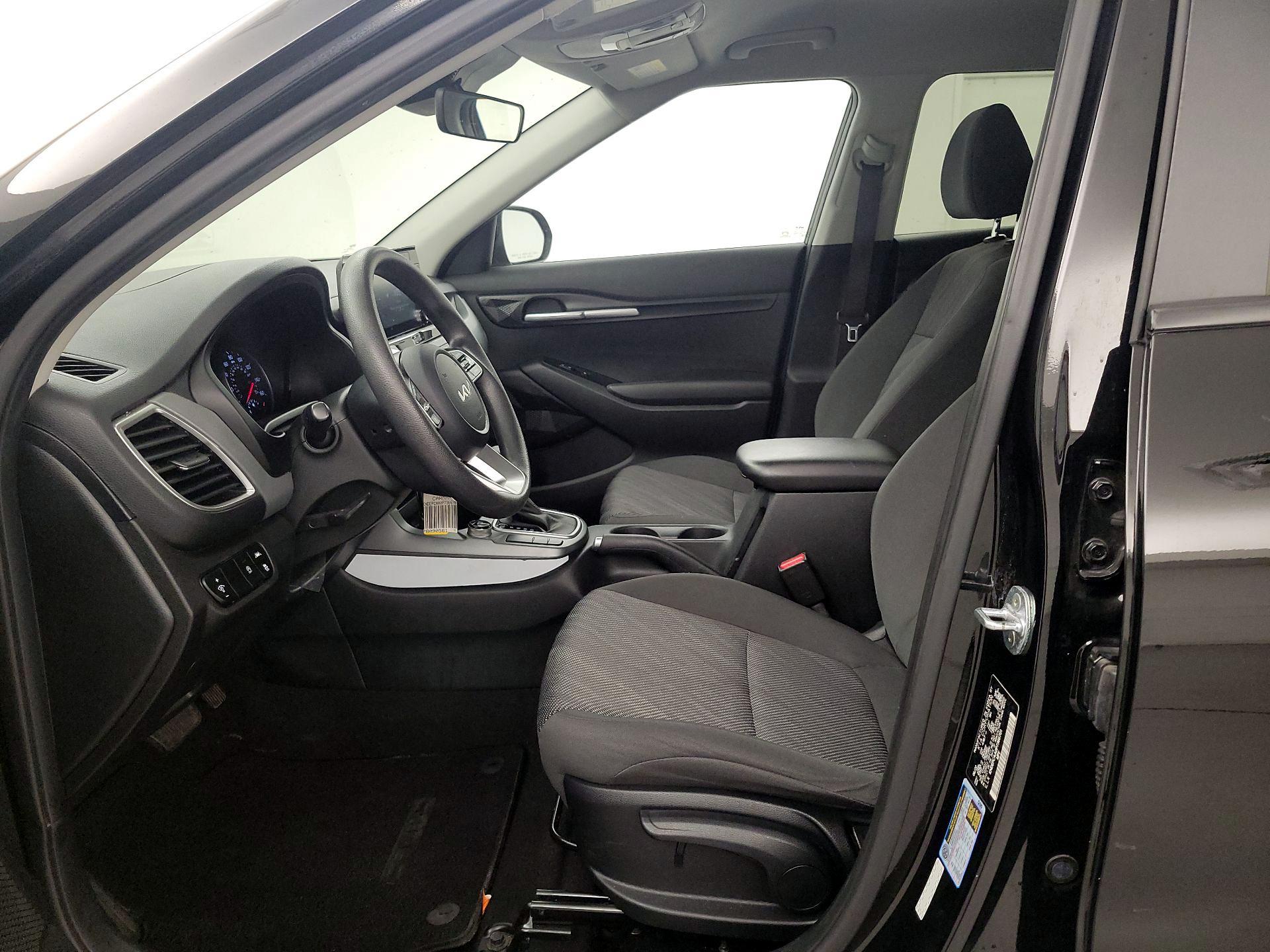 Thumbnail: 2023 Kia Seltos - 11