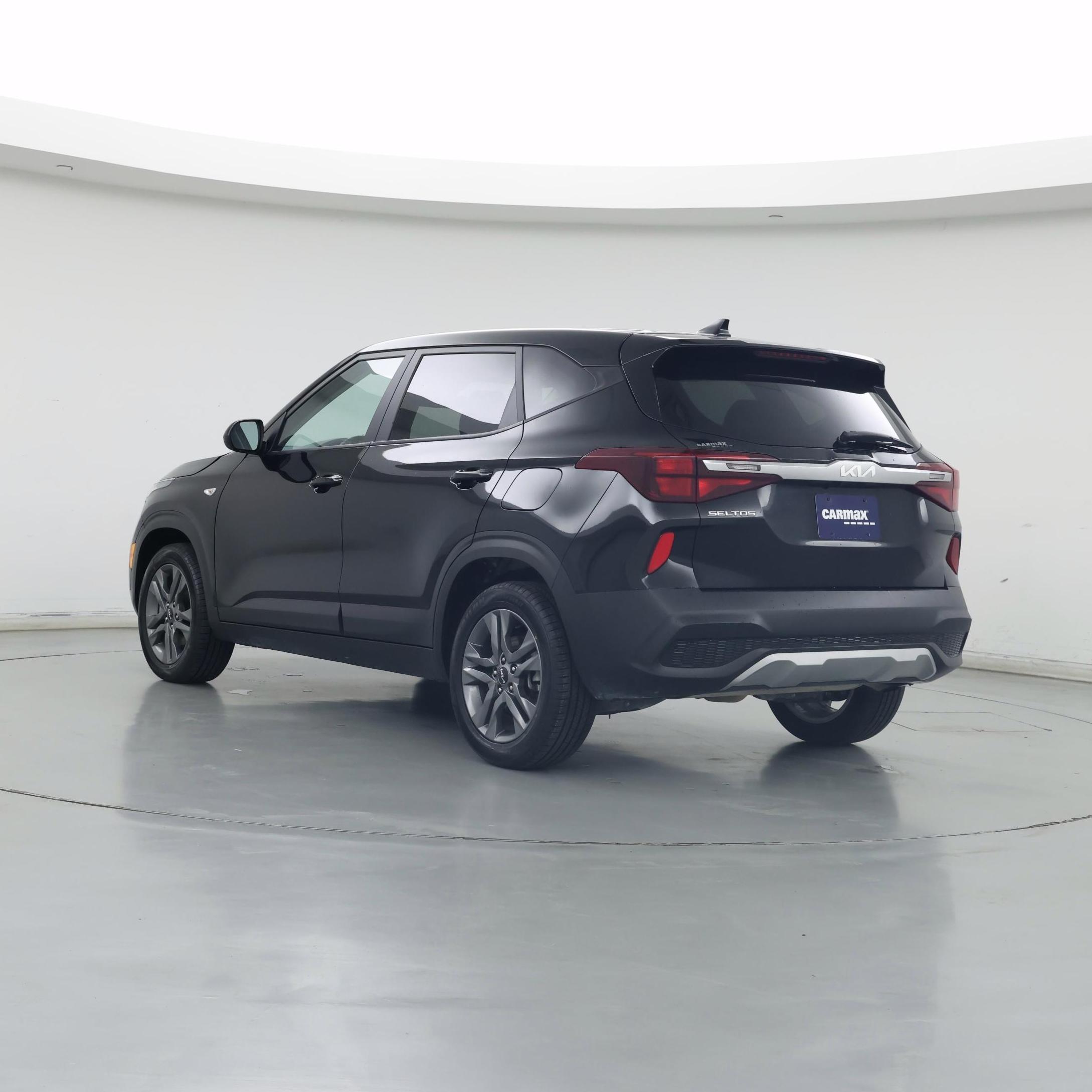 Thumbnail: 2023 Kia Seltos - 2