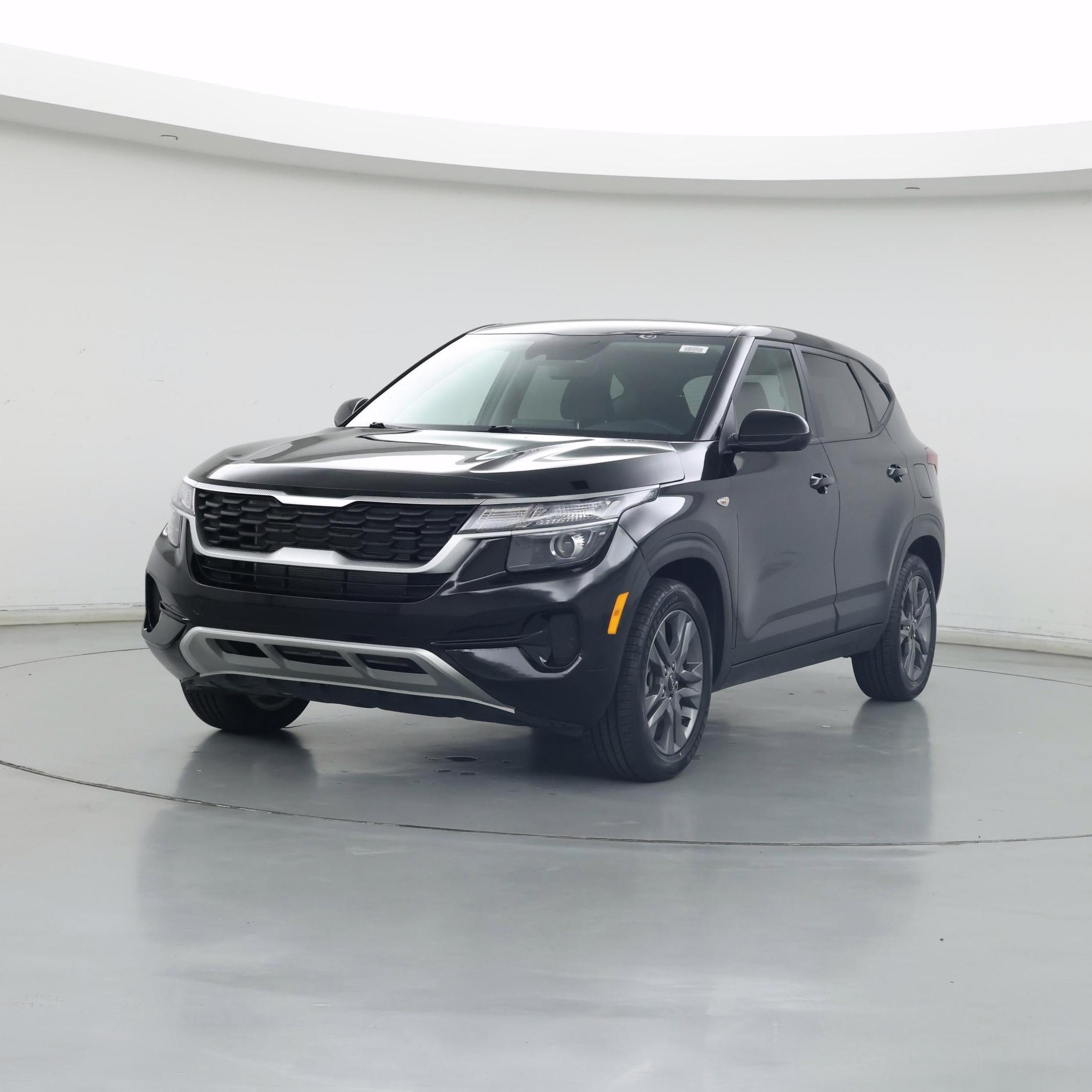 Thumbnail: 2023 Kia Seltos - 4