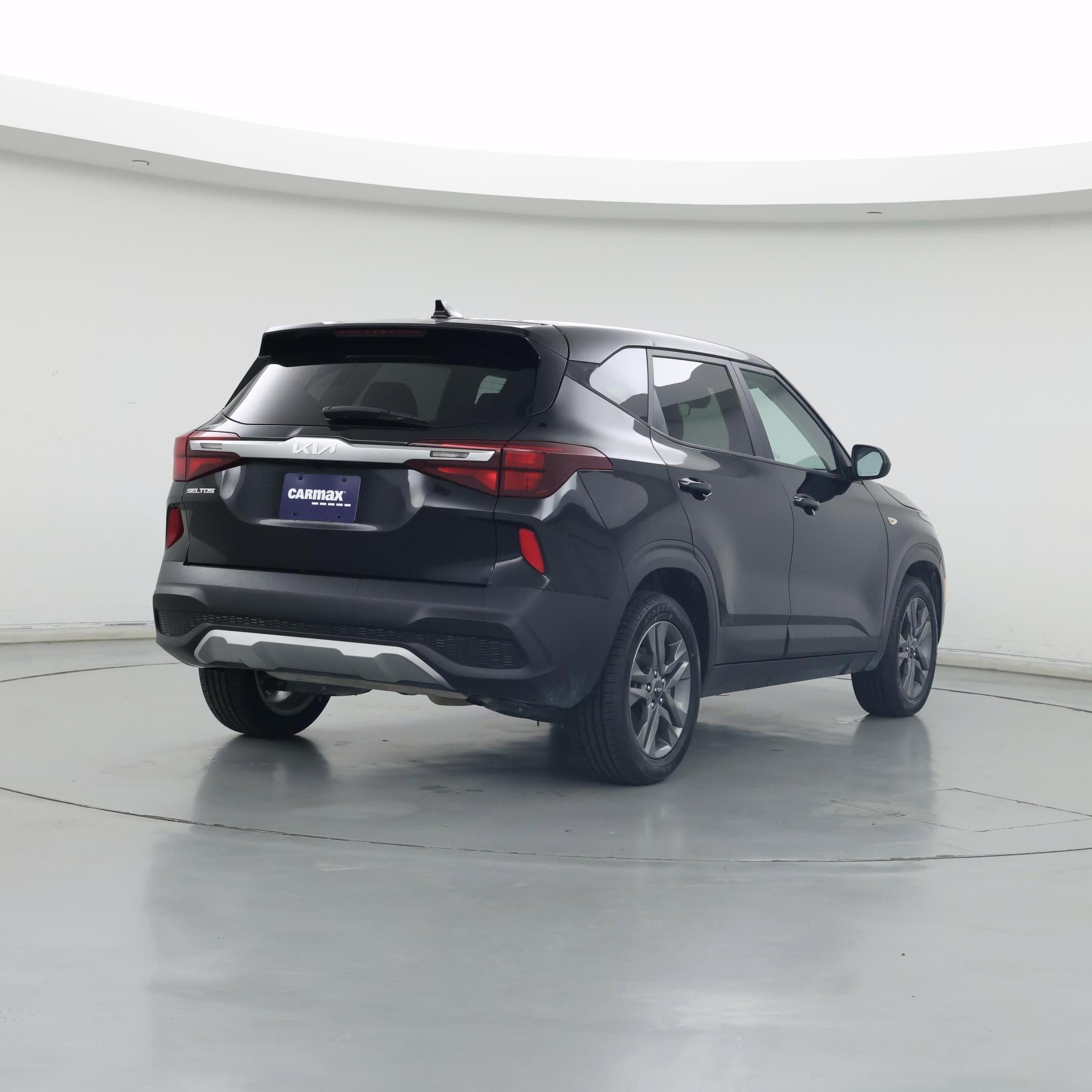 Thumbnail: 2023 Kia Seltos - 8