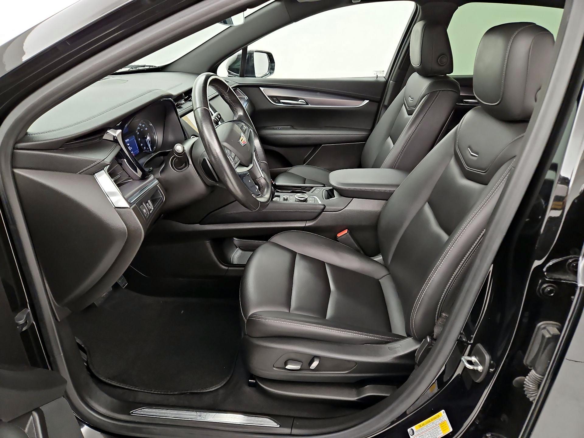 Thumbnail: 2022 Cadillac XT5 - 11