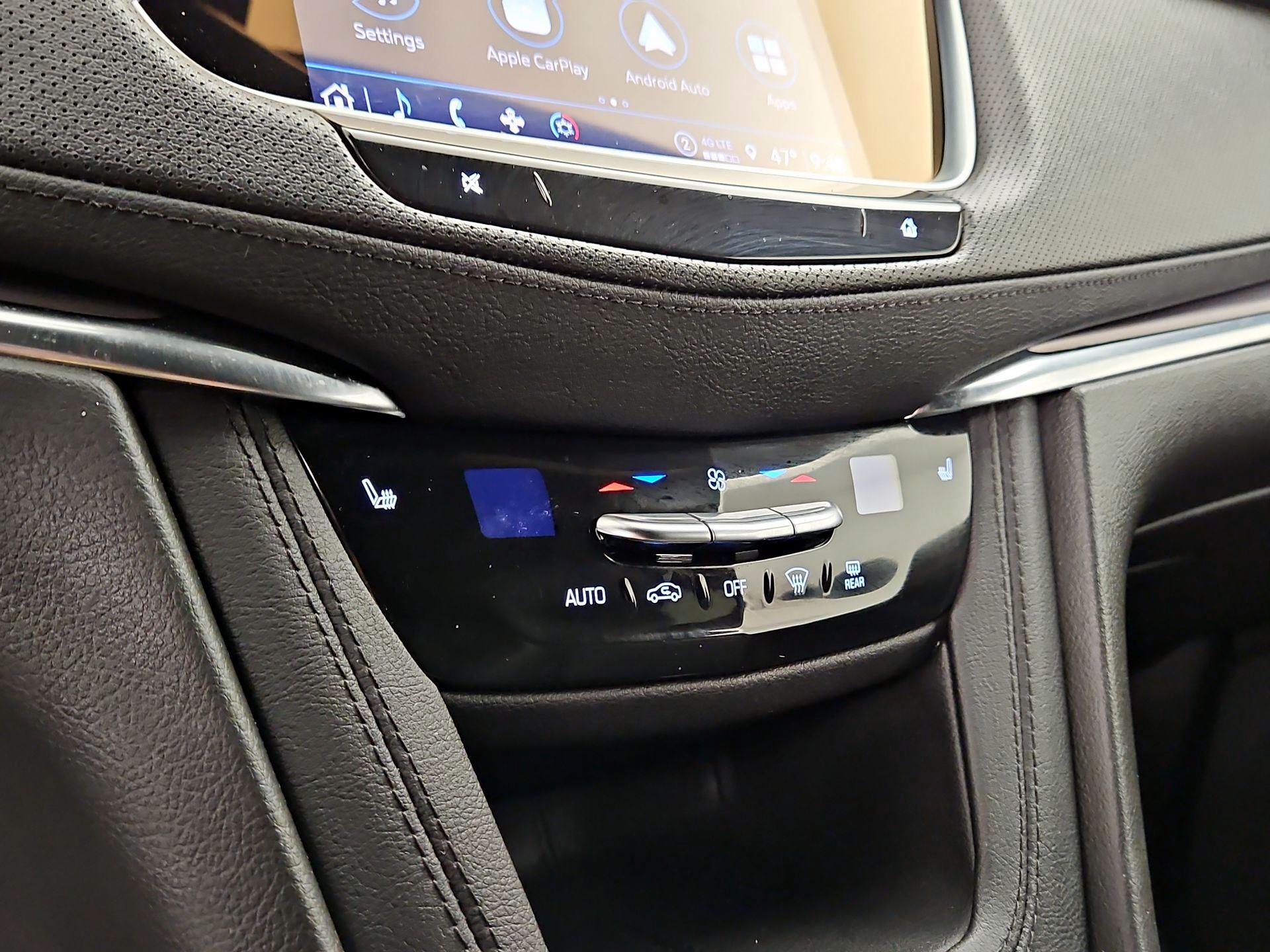 Thumbnail: 2022 Cadillac XT5 - 16