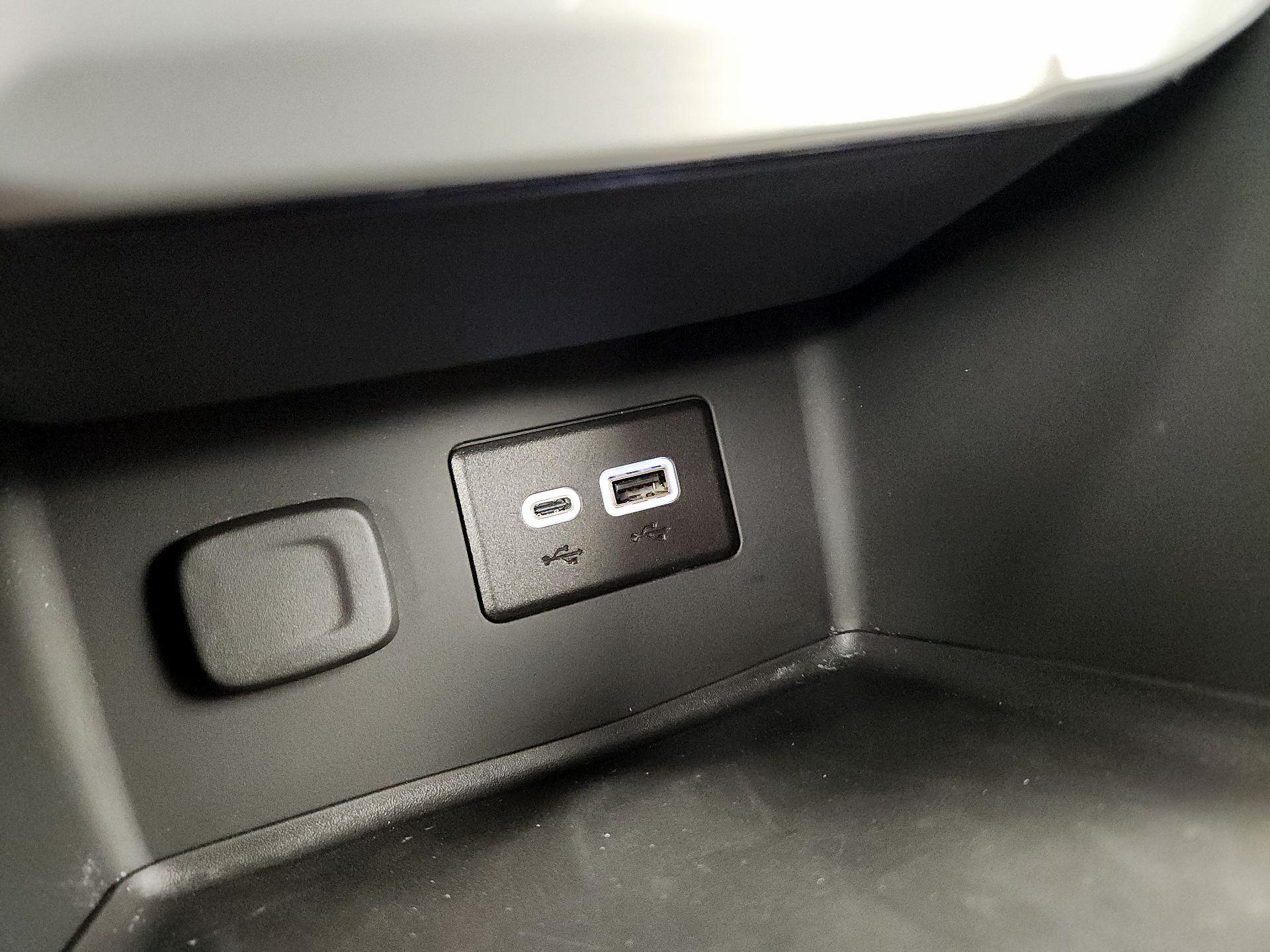 Thumbnail: 2023 GMC Acadia - 18