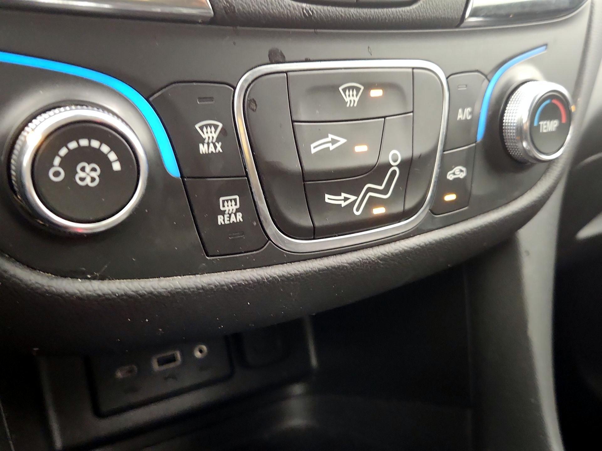 Thumbnail: 2022 Chevrolet Equinox - 16