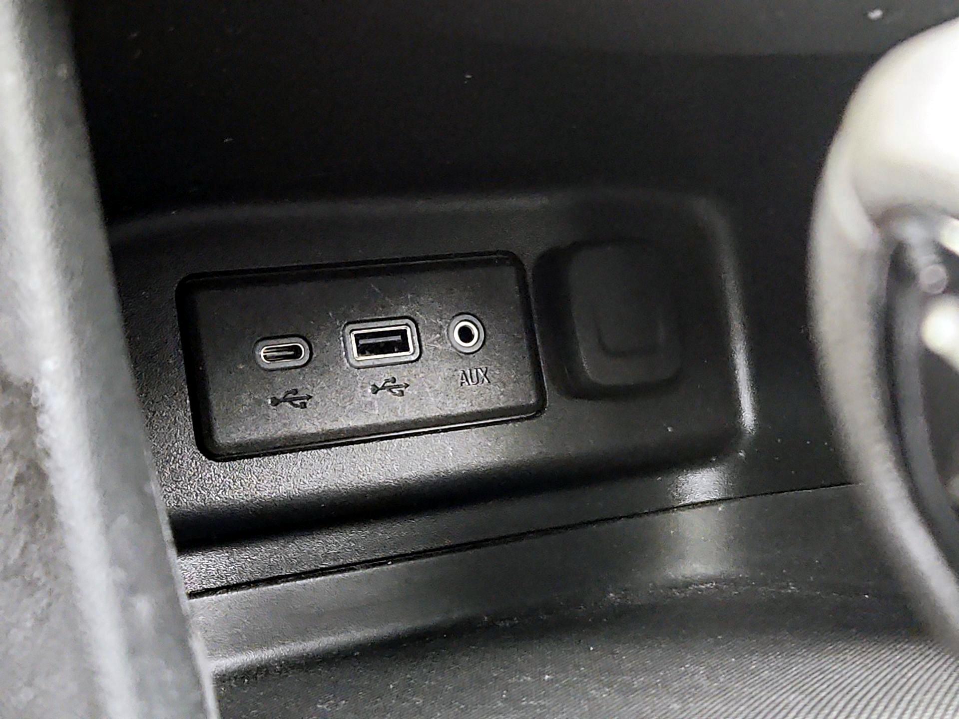 Thumbnail: 2022 Chevrolet Equinox - 18