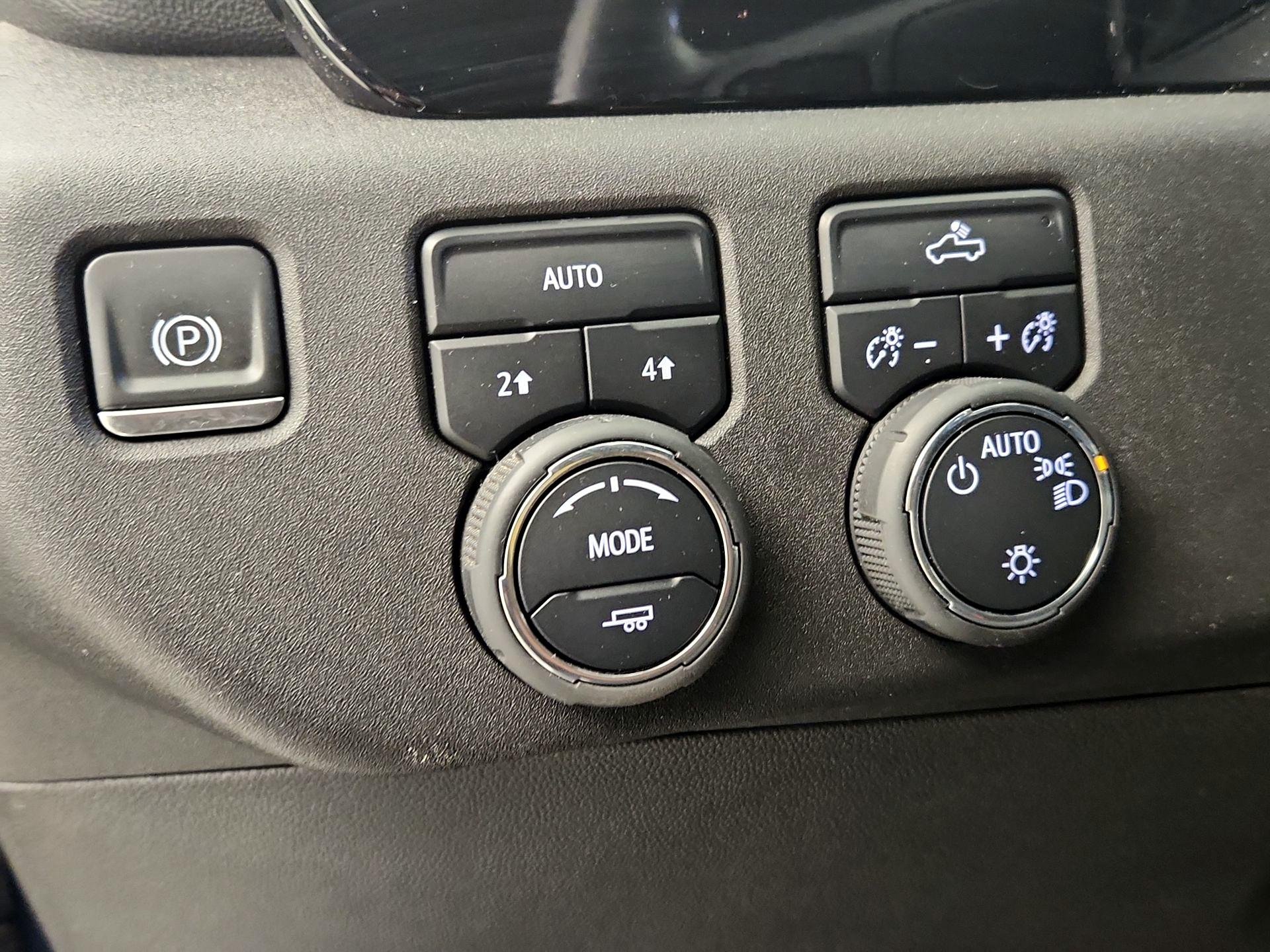 Thumbnail: 2023 Chevrolet Silverado 1500 - 13