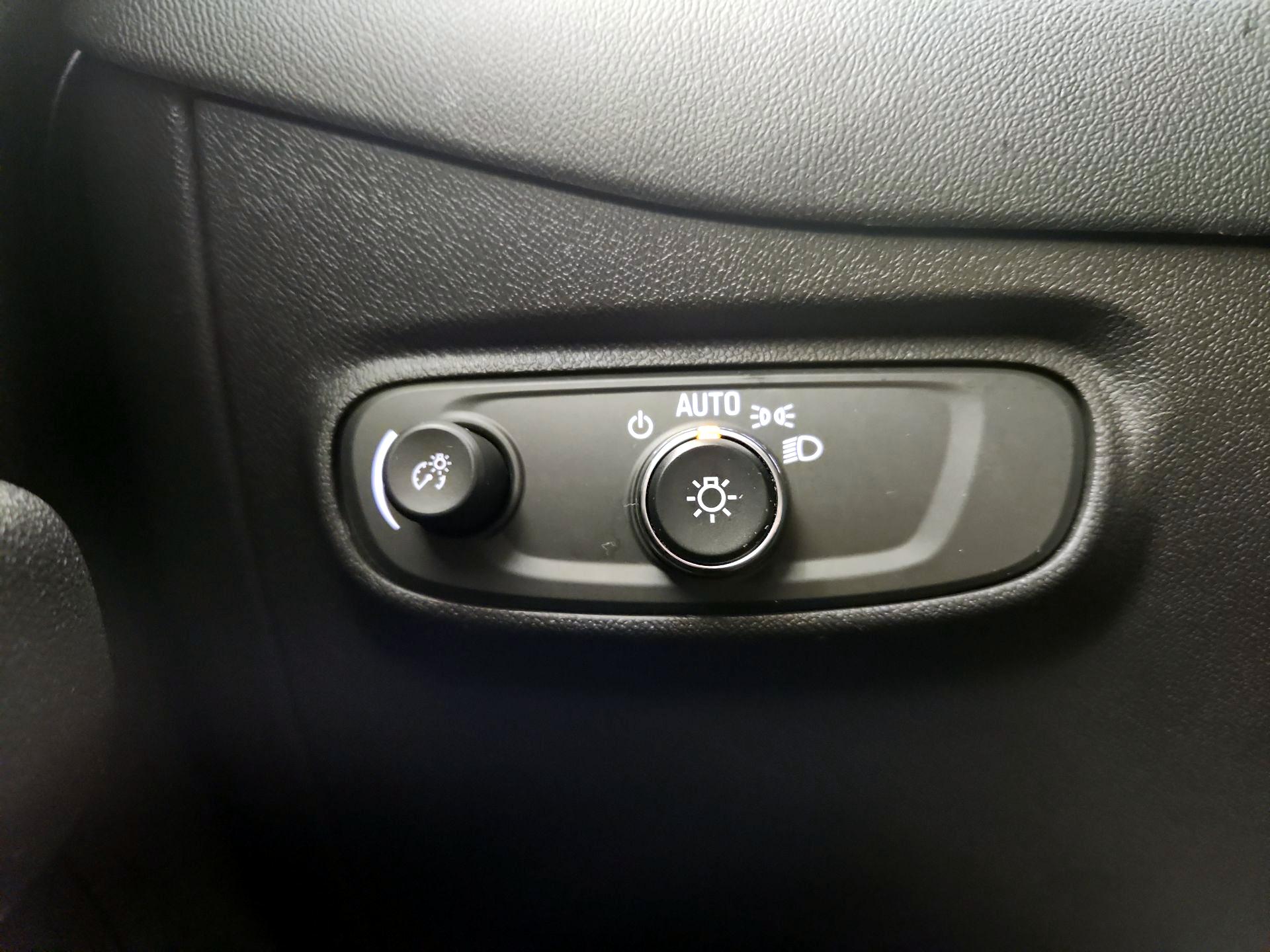 Thumbnail: 2022 Chevrolet Equinox - 13