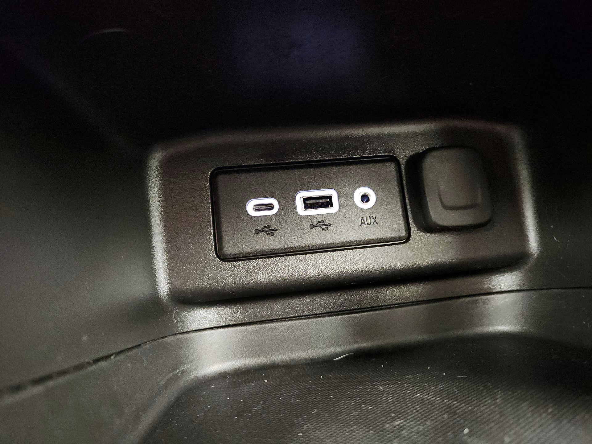 Thumbnail: 2022 Chevrolet Equinox - 18