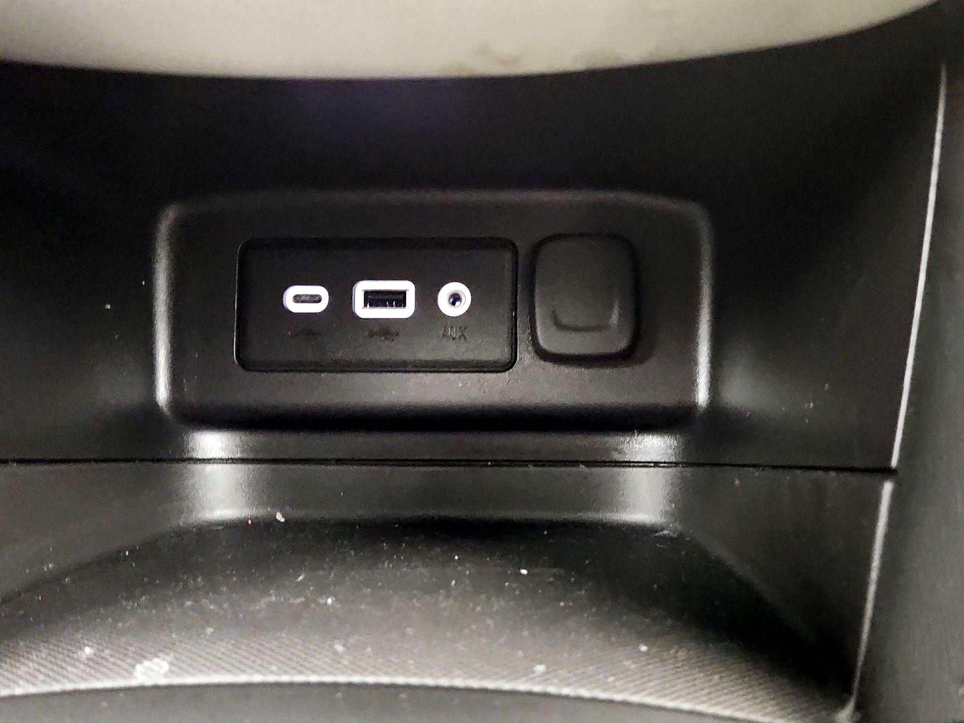 Thumbnail: 2022 Chevrolet Equinox - 18