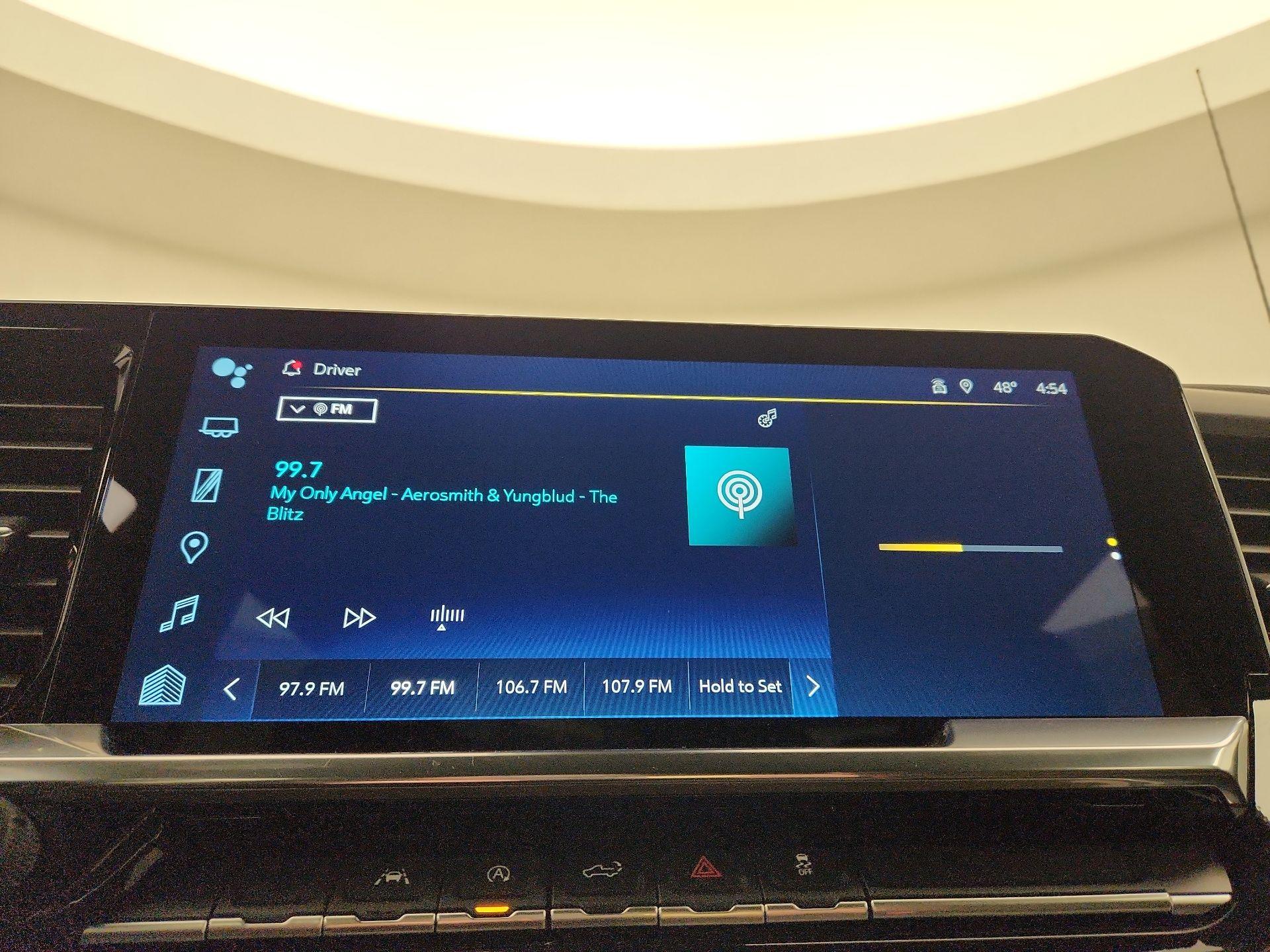 Thumbnail: 2022 Chevrolet Silverado 1500 - 16