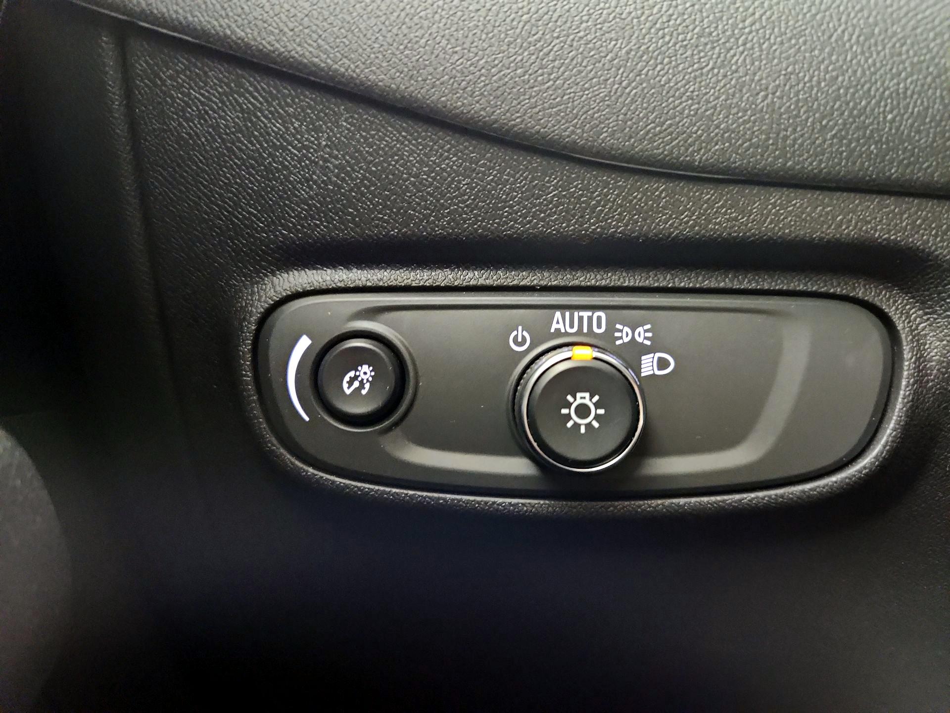 Thumbnail: 2022 Chevrolet Equinox - 13