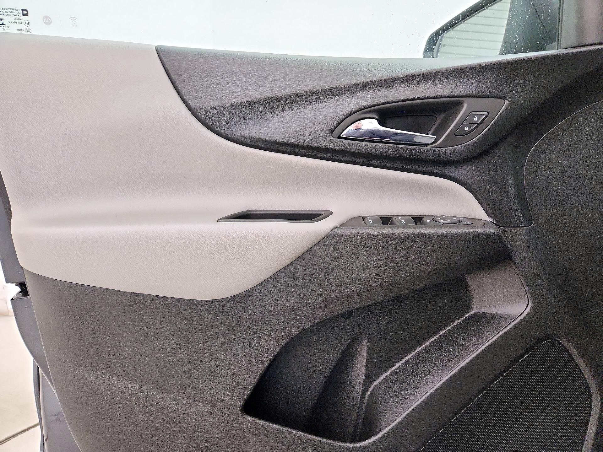 Thumbnail: 2022 Chevrolet Equinox - 12