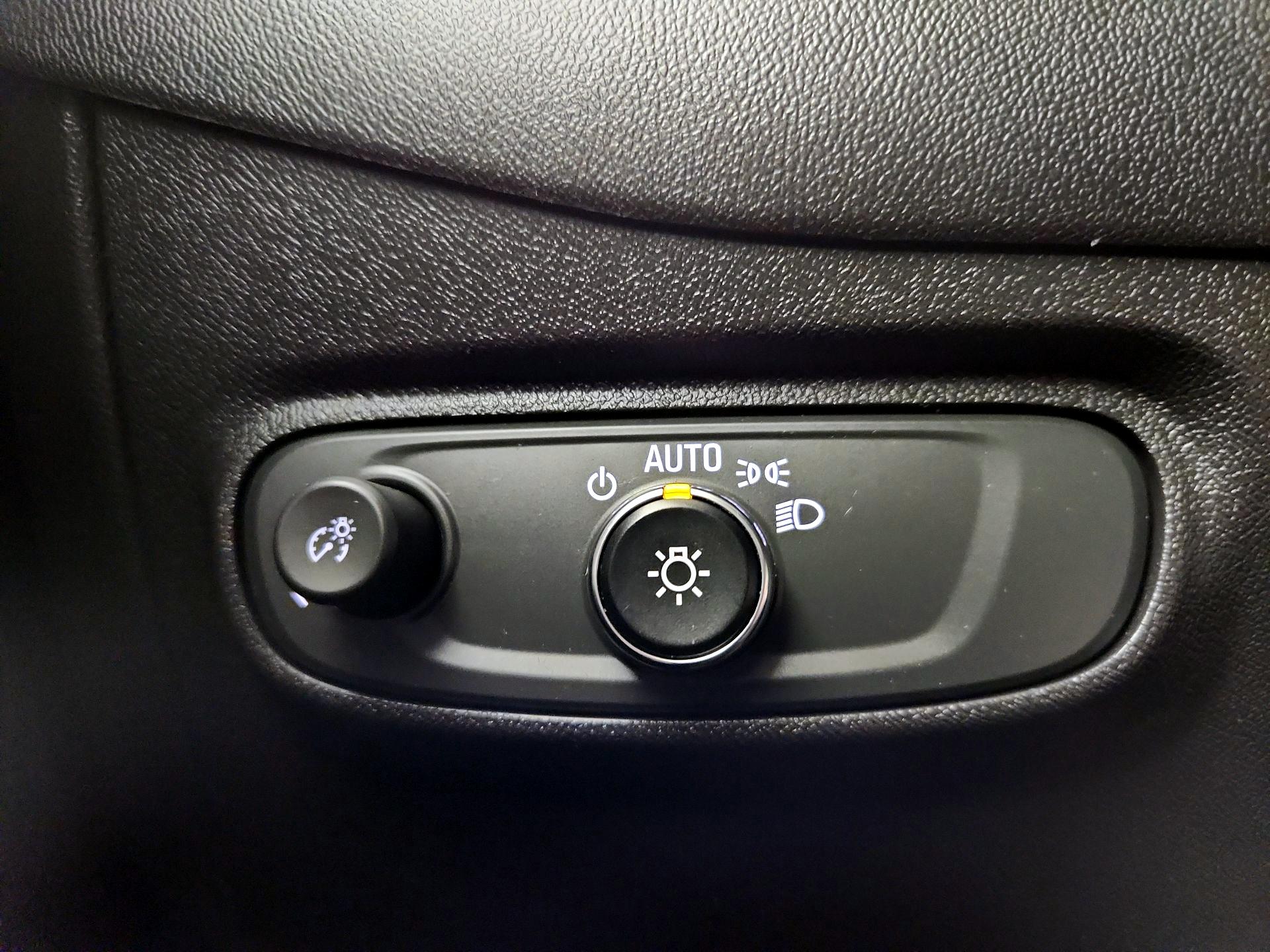 Thumbnail: 2022 Chevrolet Equinox - 13