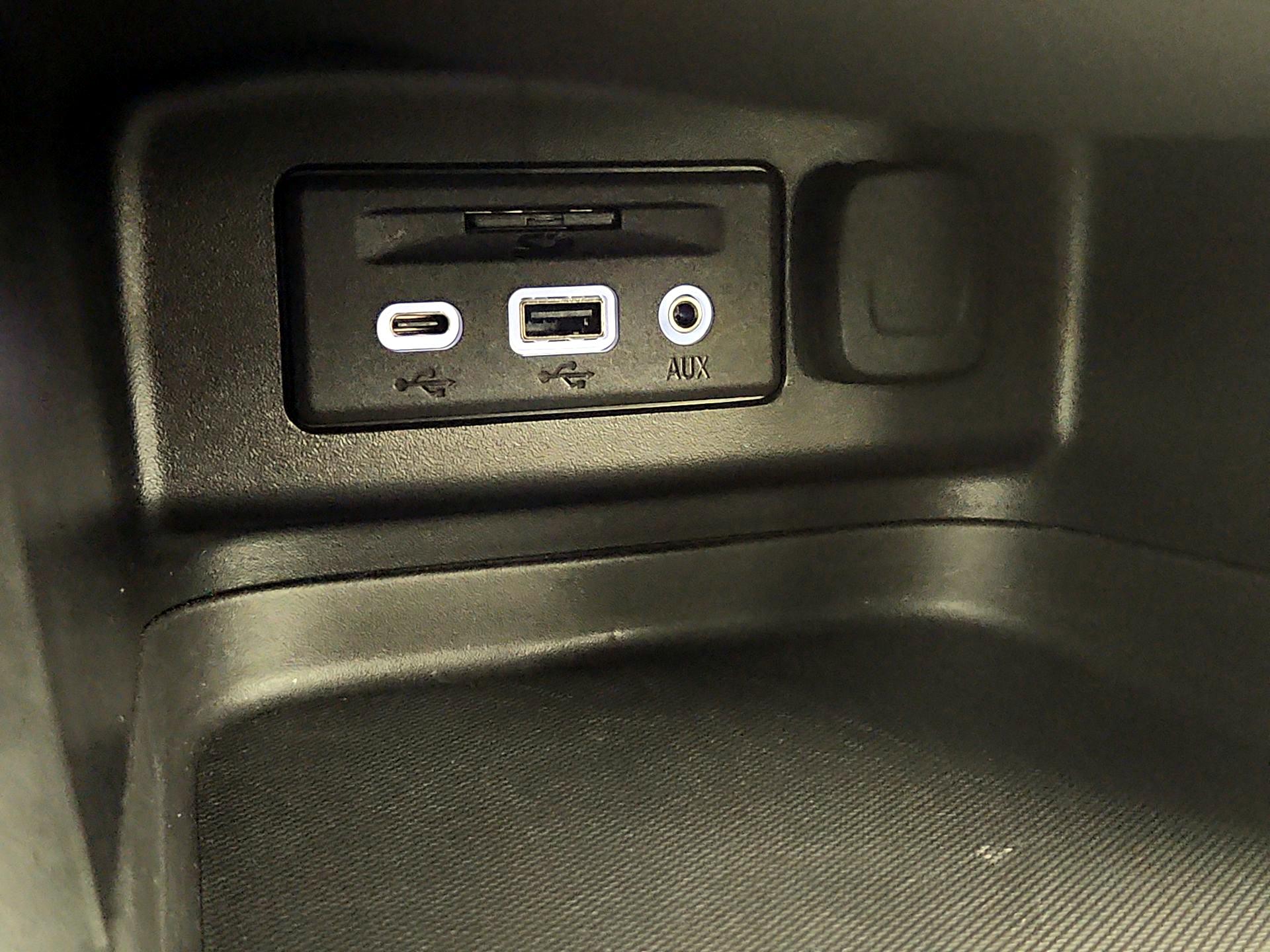 Thumbnail: 2022 Chevrolet Equinox - 18