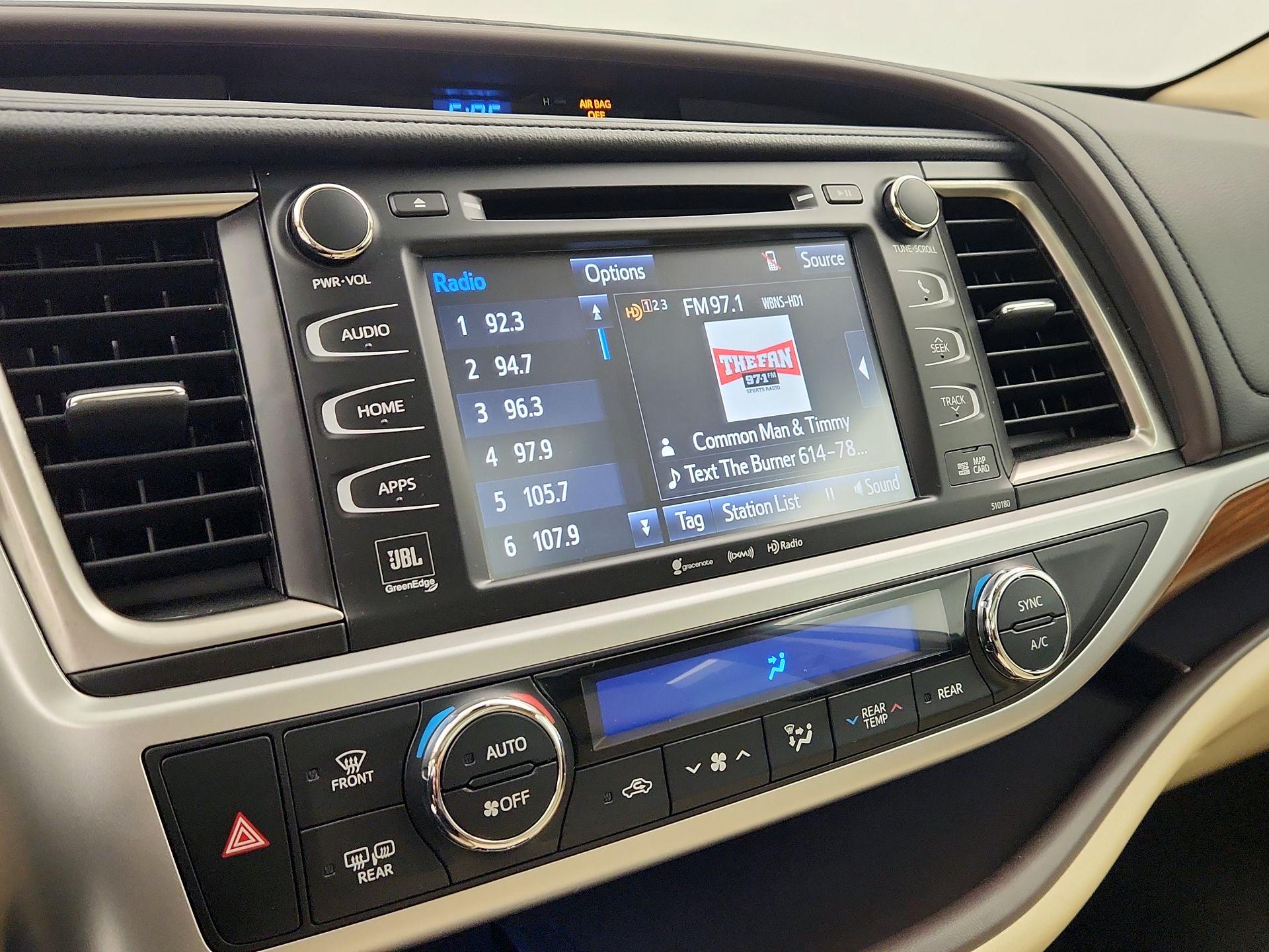 Thumbnail: 2018 Toyota Highlander - 16