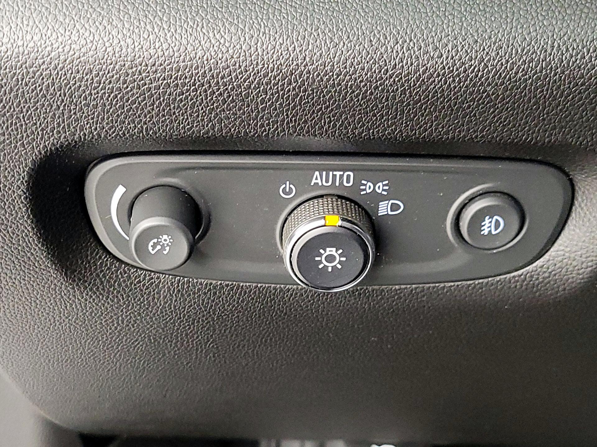 Thumbnail: 2018 Chevrolet Traverse - 13