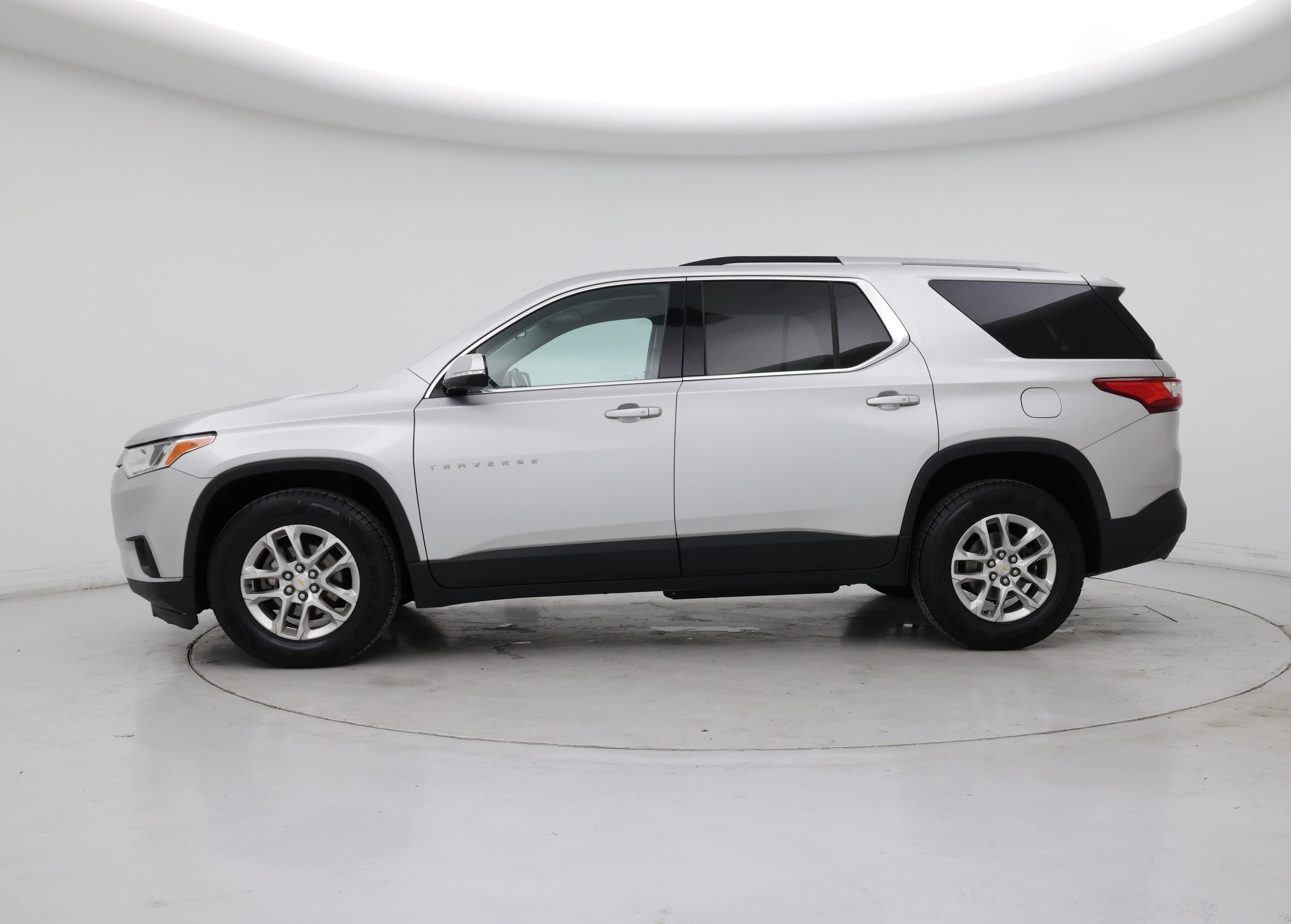 Thumbnail: 2018 Chevrolet Traverse - 3