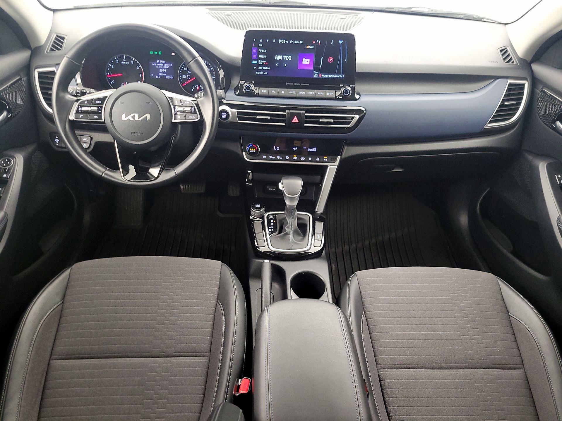 Thumbnail: 2023 Kia Seltos - 9